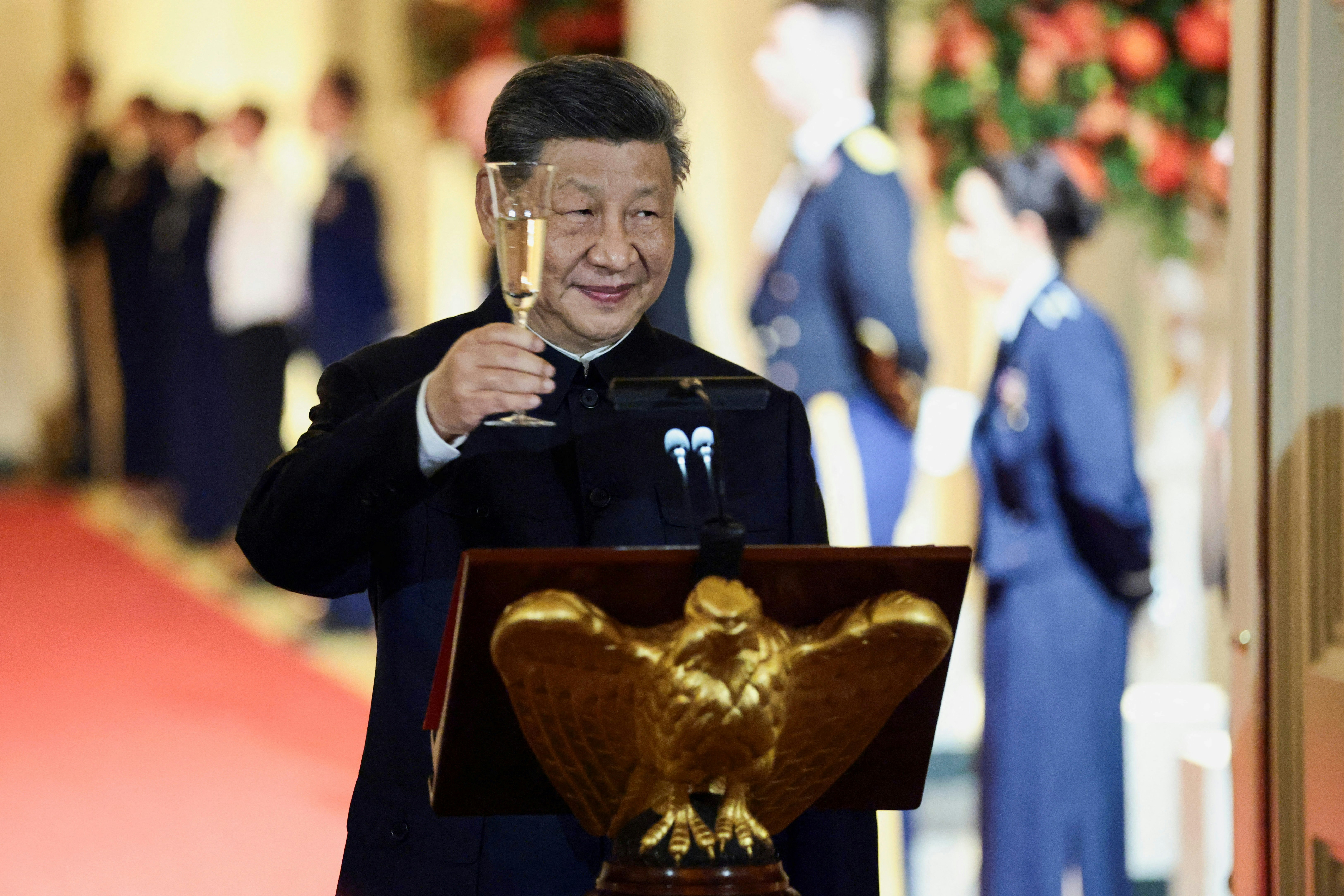 2026年9月24日,美国总统特朗普在白宫举行的国宴上,中国国家主席习近平致辞并祝酒。 (路透社)