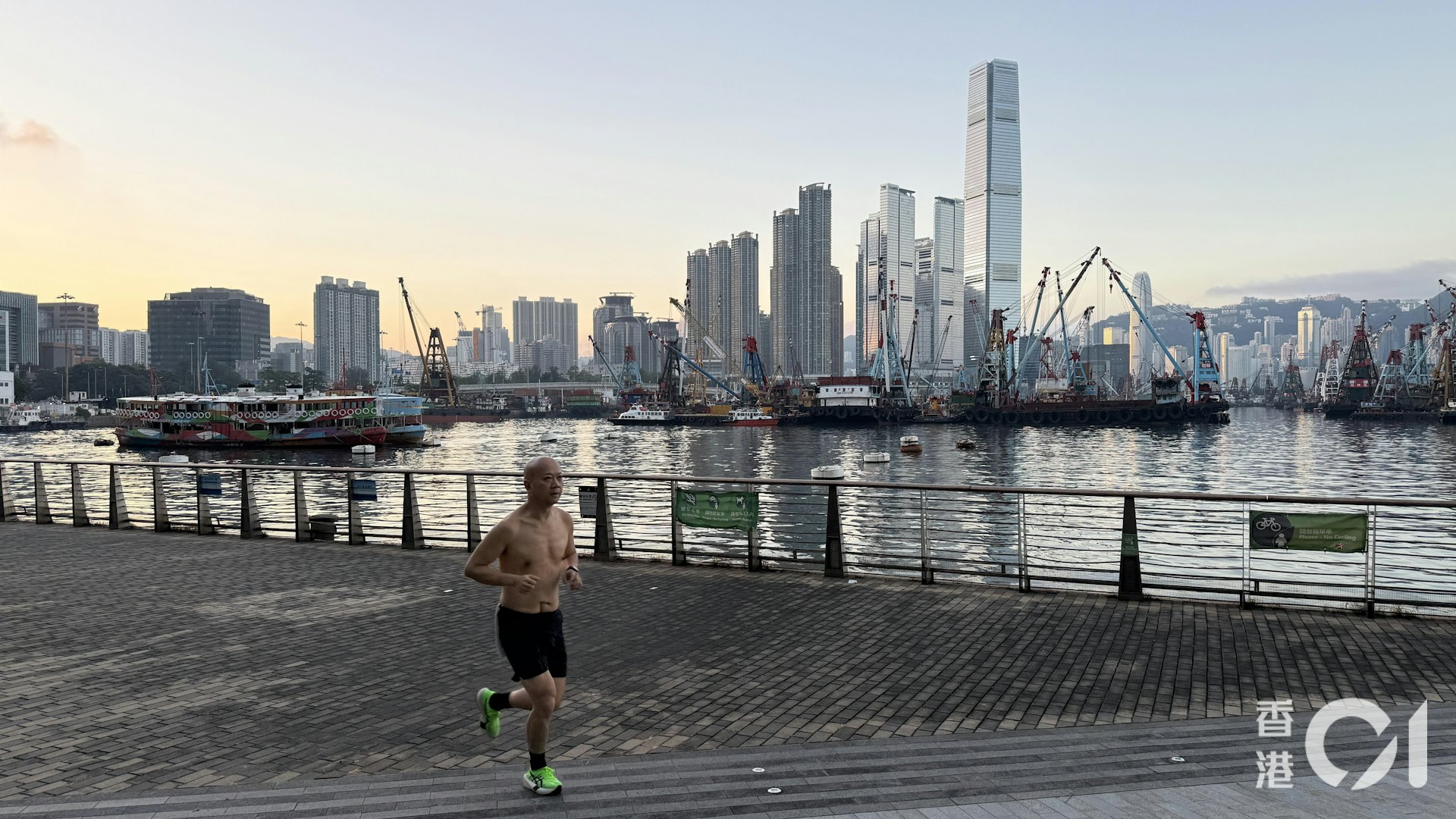 香港天氣預報|天文台指明日最低23度微涼,週四起連續七日晴朗回暖 香港天氣預報|天文台指明日最低23度微涼,週四起連續七日晴朗回暖