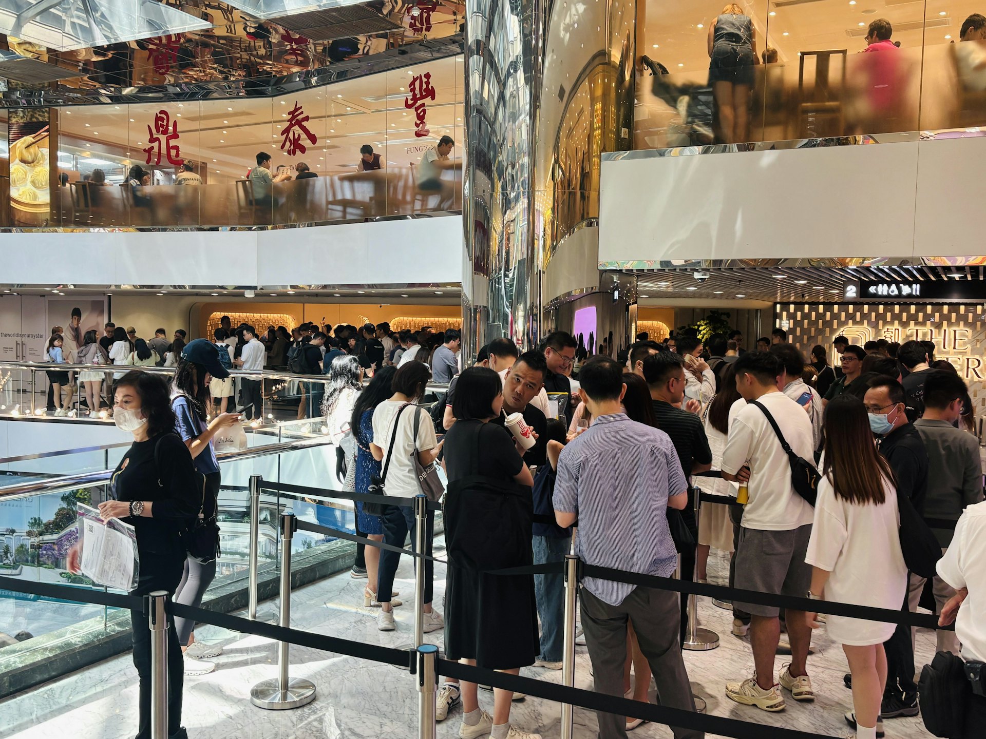 叡璟II首輪銷售場面熱鬧。