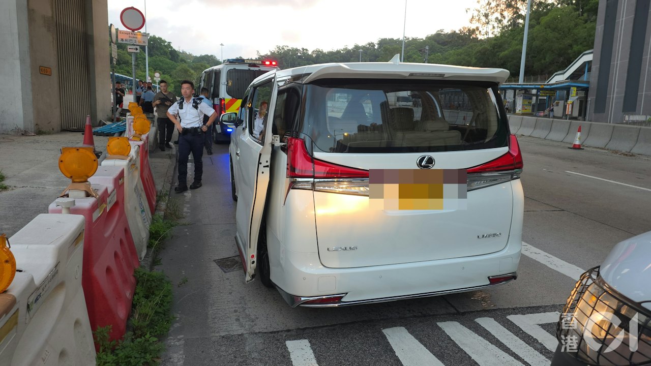 尖沙咀爆樽施襲|警將軍澳隧道公路截獲七人車 5漢受查
