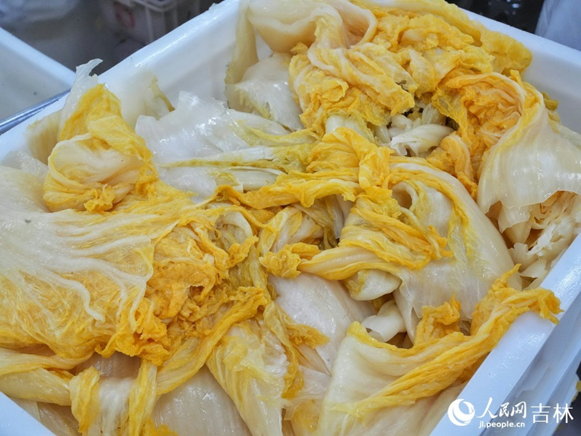 酸菜並非德國獨有,在中國同樣流傳甚廣,東北、四川等地都有各具特色的酸菜。(人民日報)