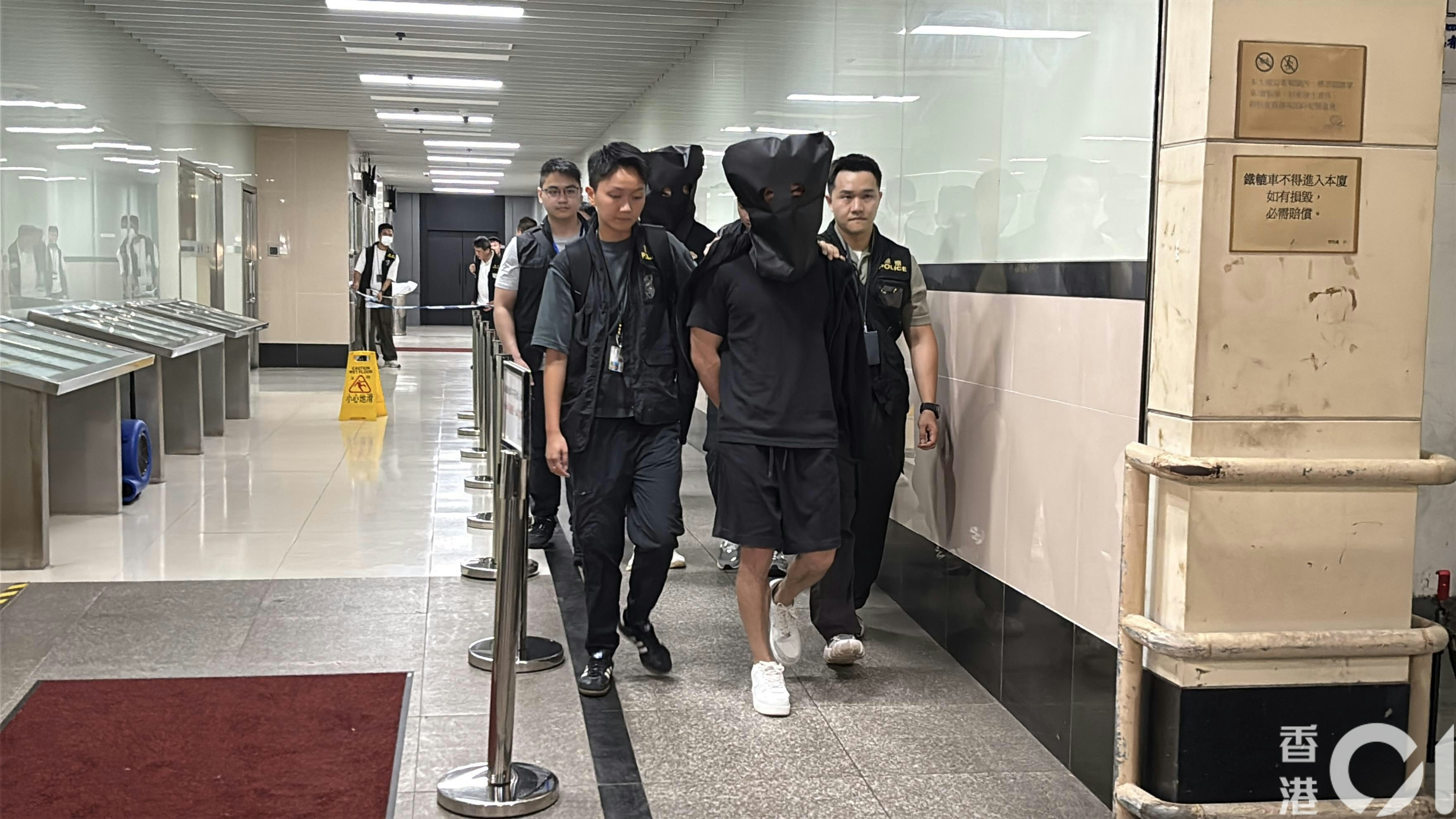 观塘工厦电骗中心被捣破 警方拘捕20人