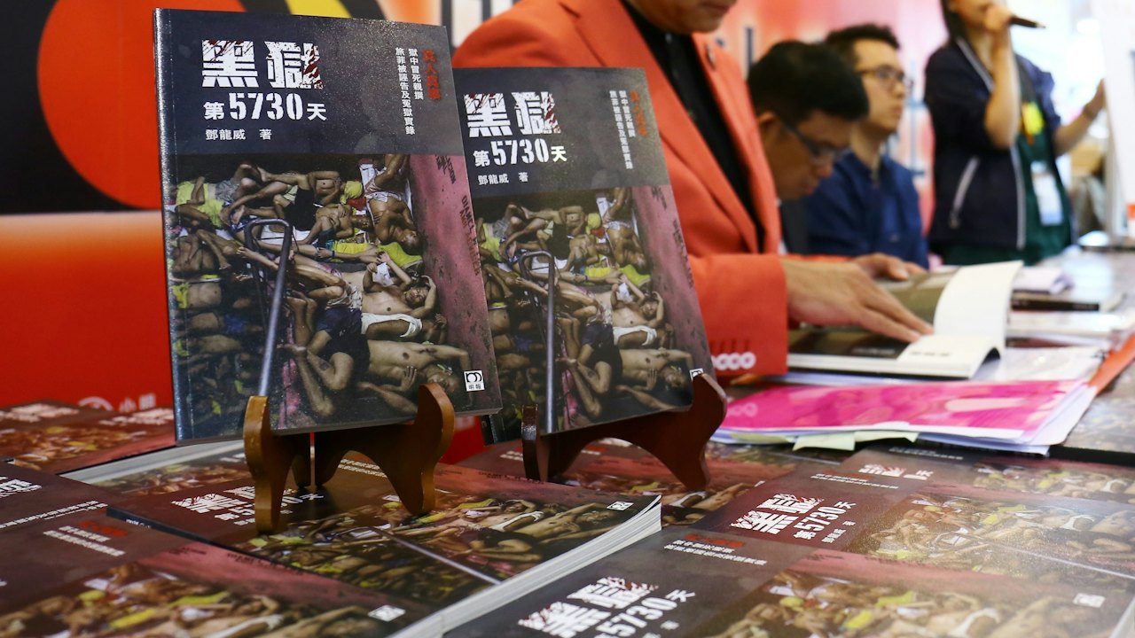 鄧龍威獲釋返港|兄接機團聚前發文感謝:再回家休息 迎接新生命