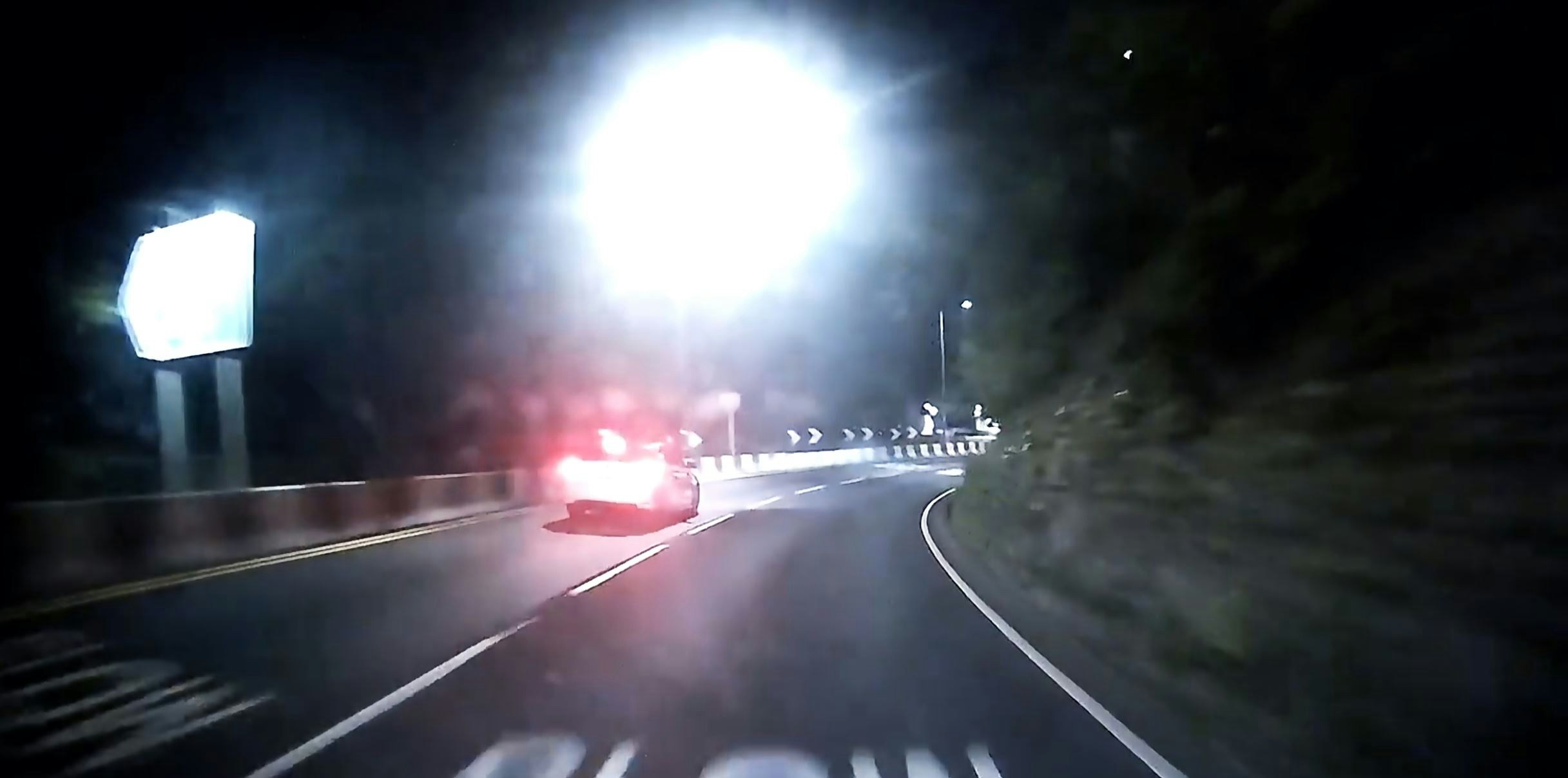 Dashcam Captures Near-Head-On Collision as Wrong-Way Driver Nearly Causes Four-Vehicle Crash on Clear Water Bay Road