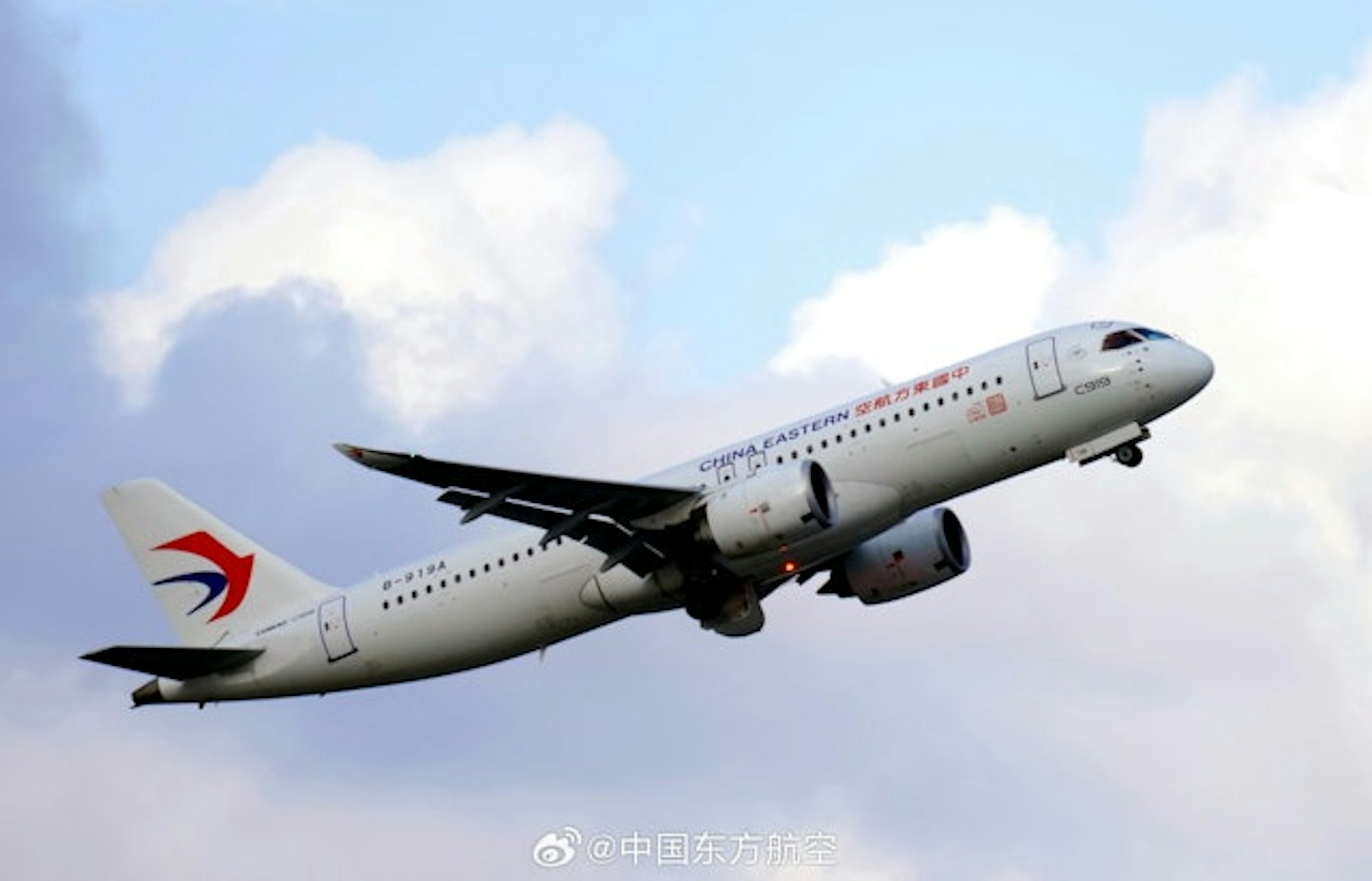 該網民還透露,事發於合肥至大連的東航航班上。(中國東方航空)