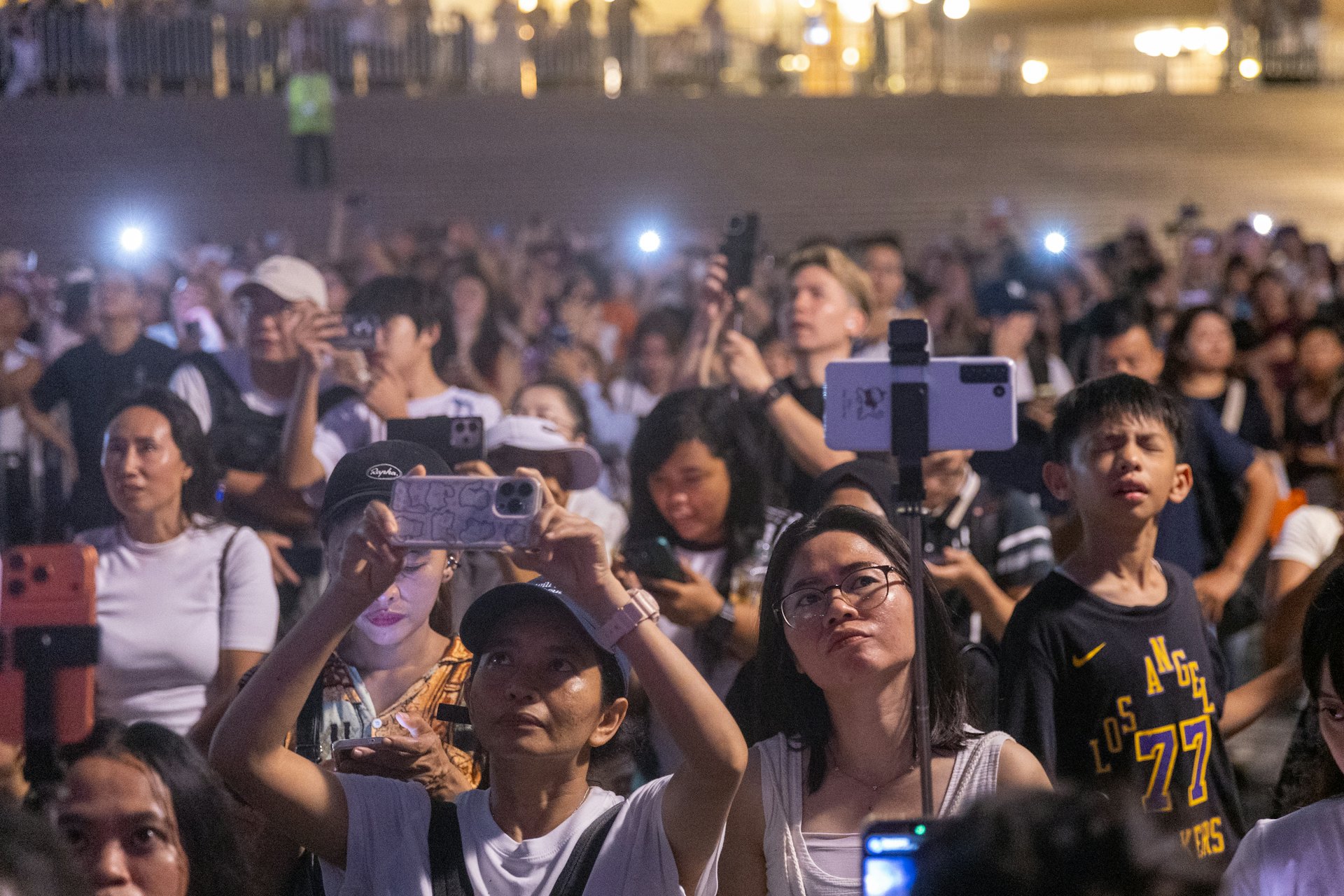 10月1日,為慶祝中華人民共和國成立77周年,當日晚上8時在維港舉行國慶煙花匯演,歷時23分鐘。