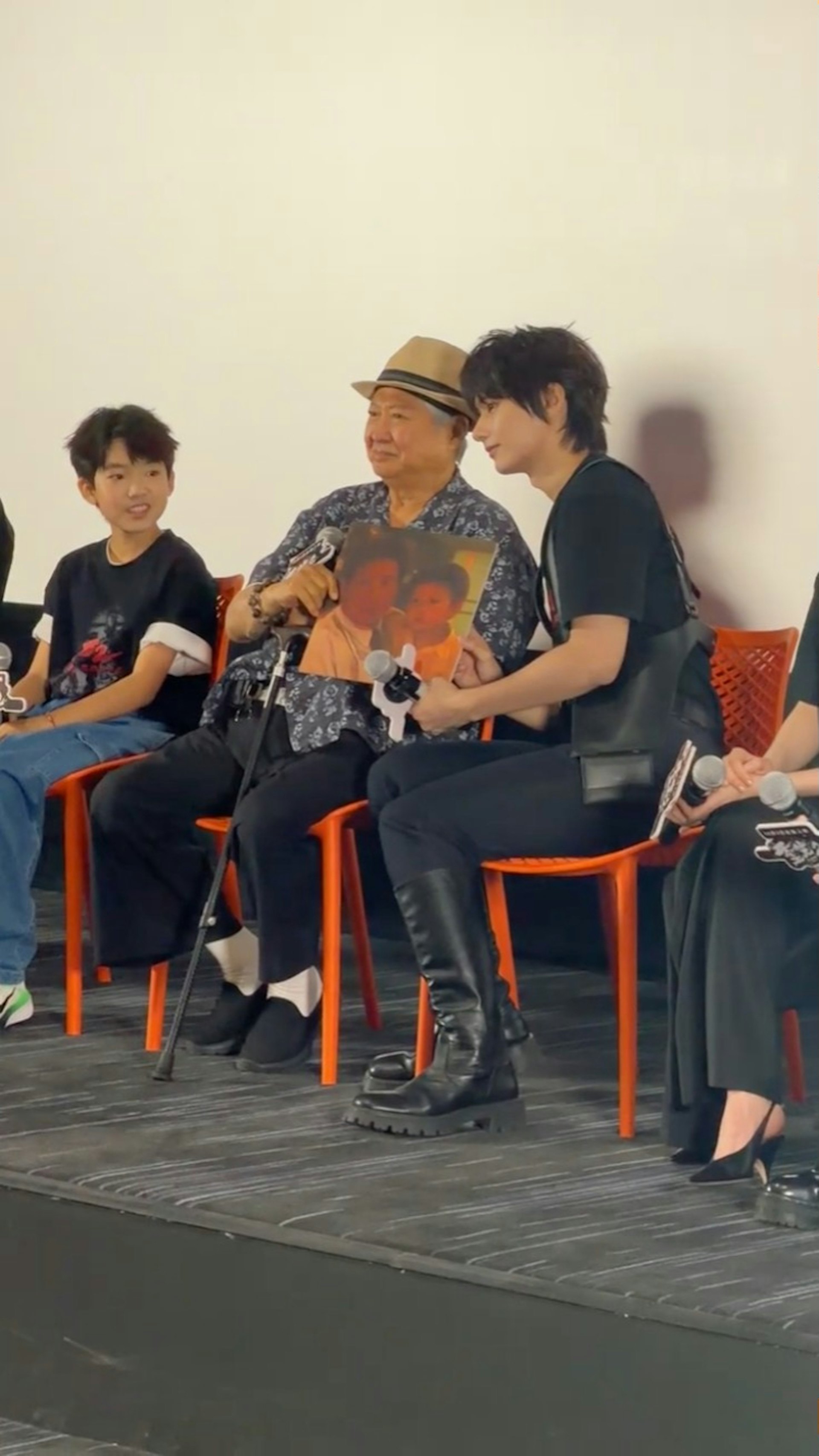 文俊輝(Jun)和洪金寶亦有現身宣傳。(截圖)