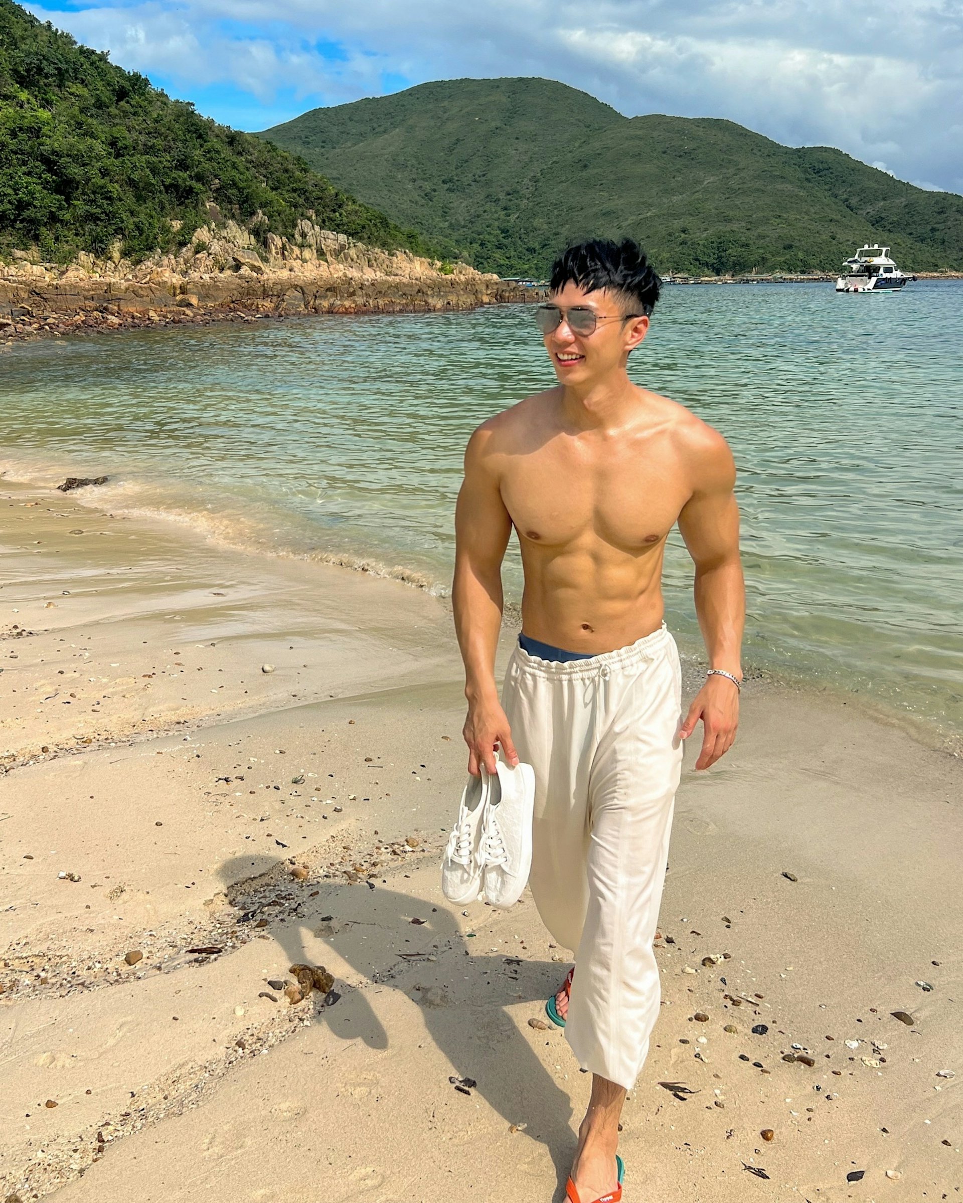 李爾晨愛騷肌肉。(ig@kyleleeyisun)