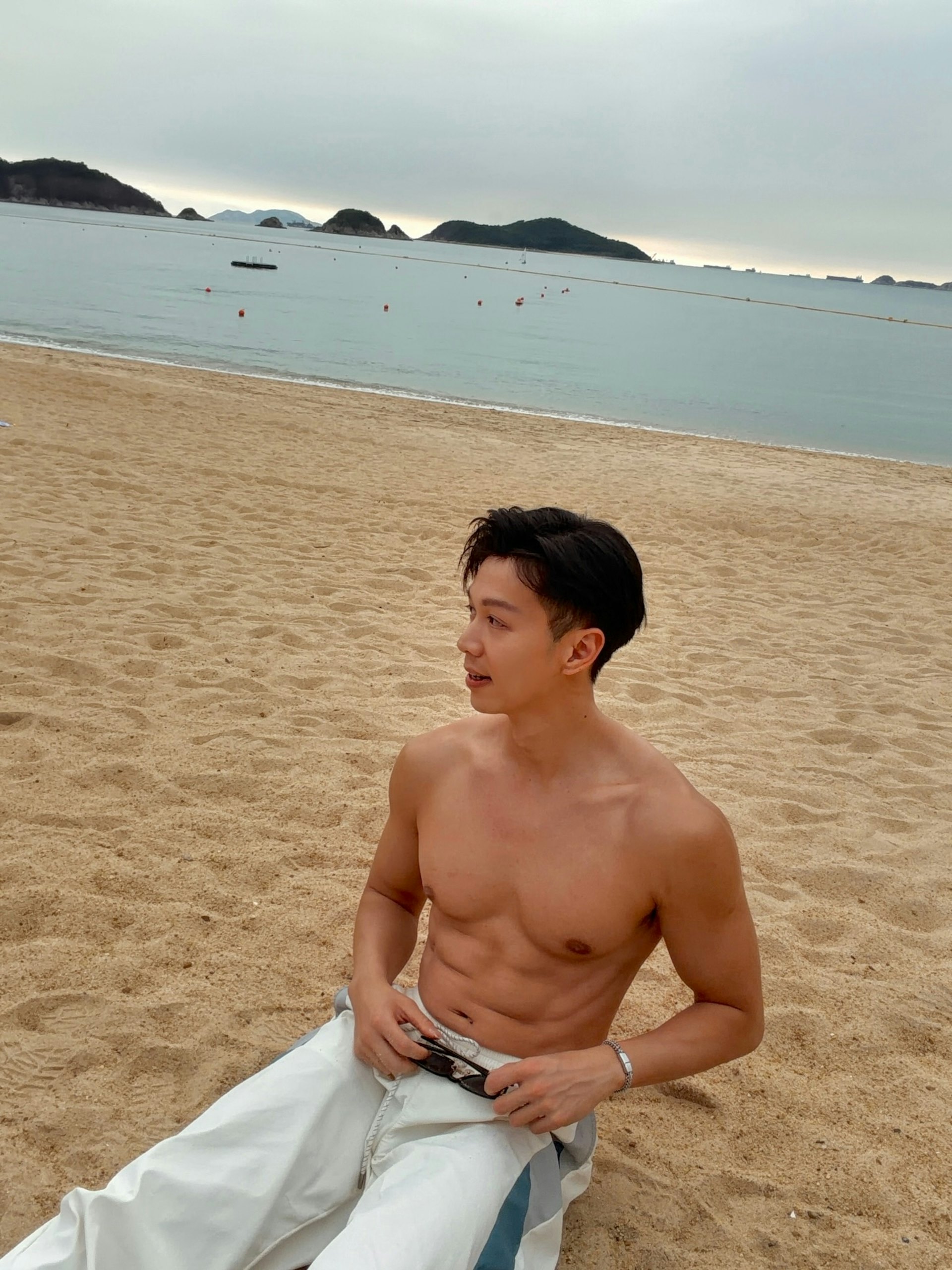 李爾晨愛騷肌肉。(ig@kyleleeyisun)