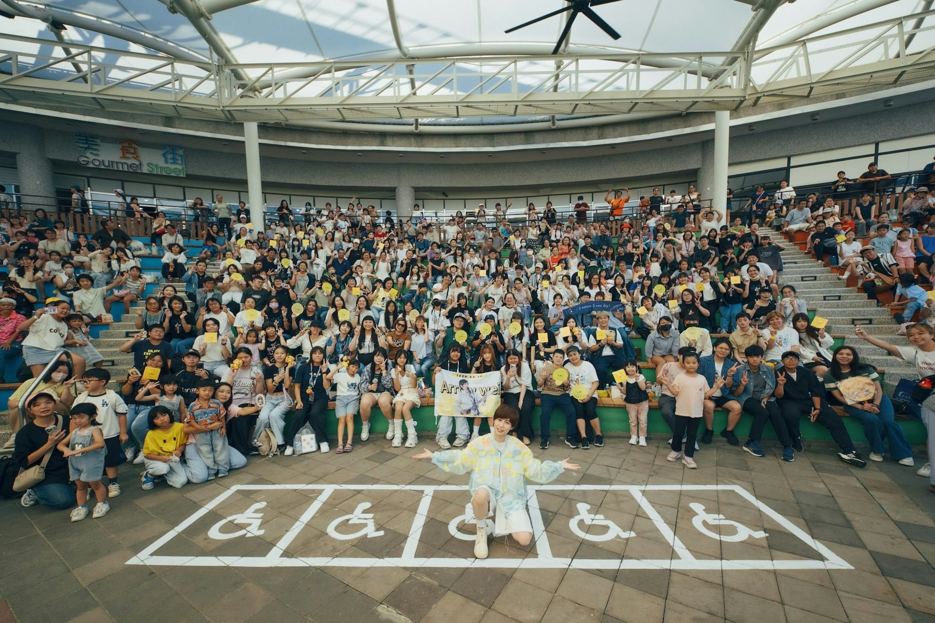 小魏魏嘉瑩《快出來玩》兒童新樂園快閃吸引滿滿歌迷共襄盛舉。