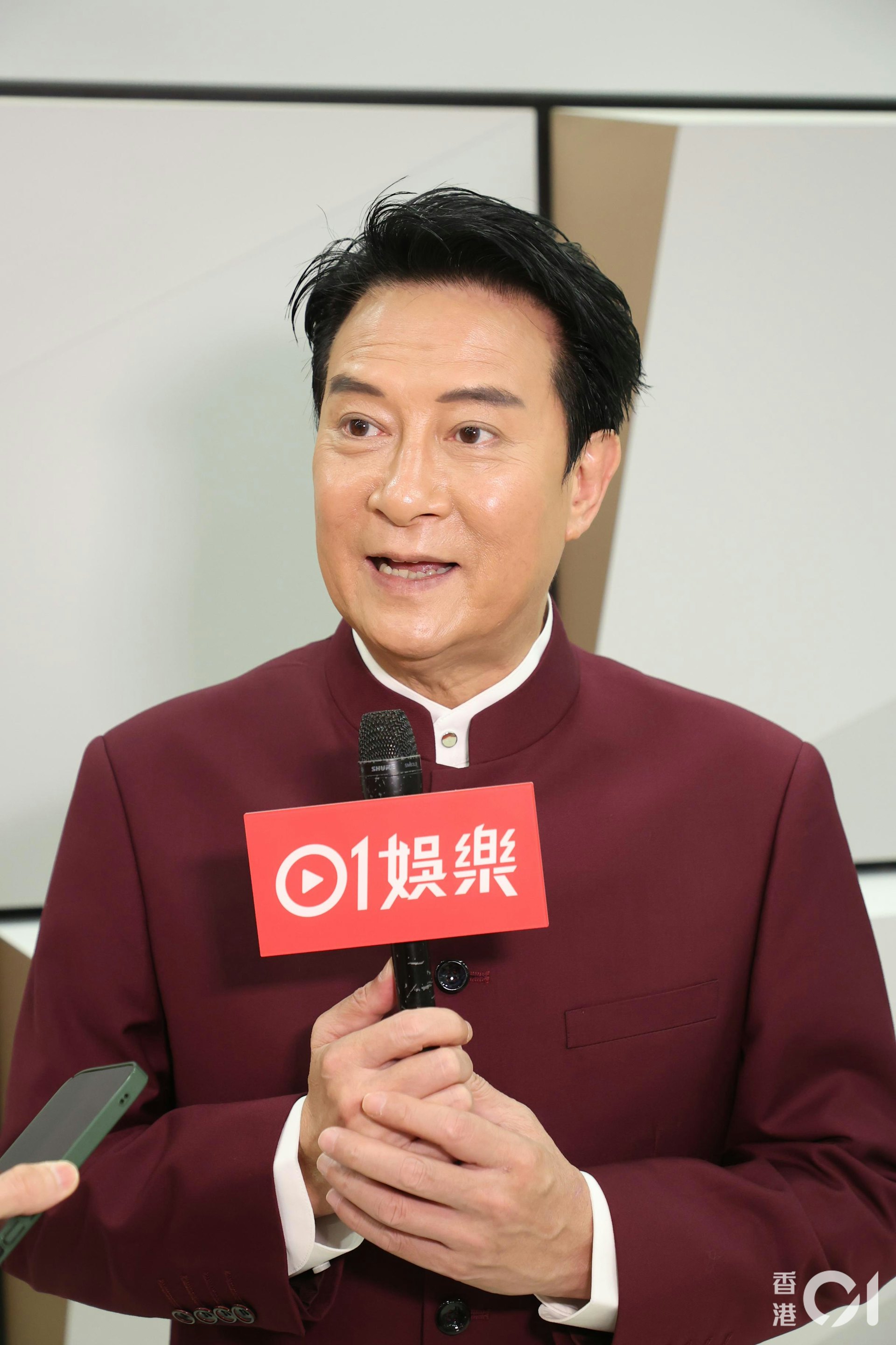 在家中做好人。