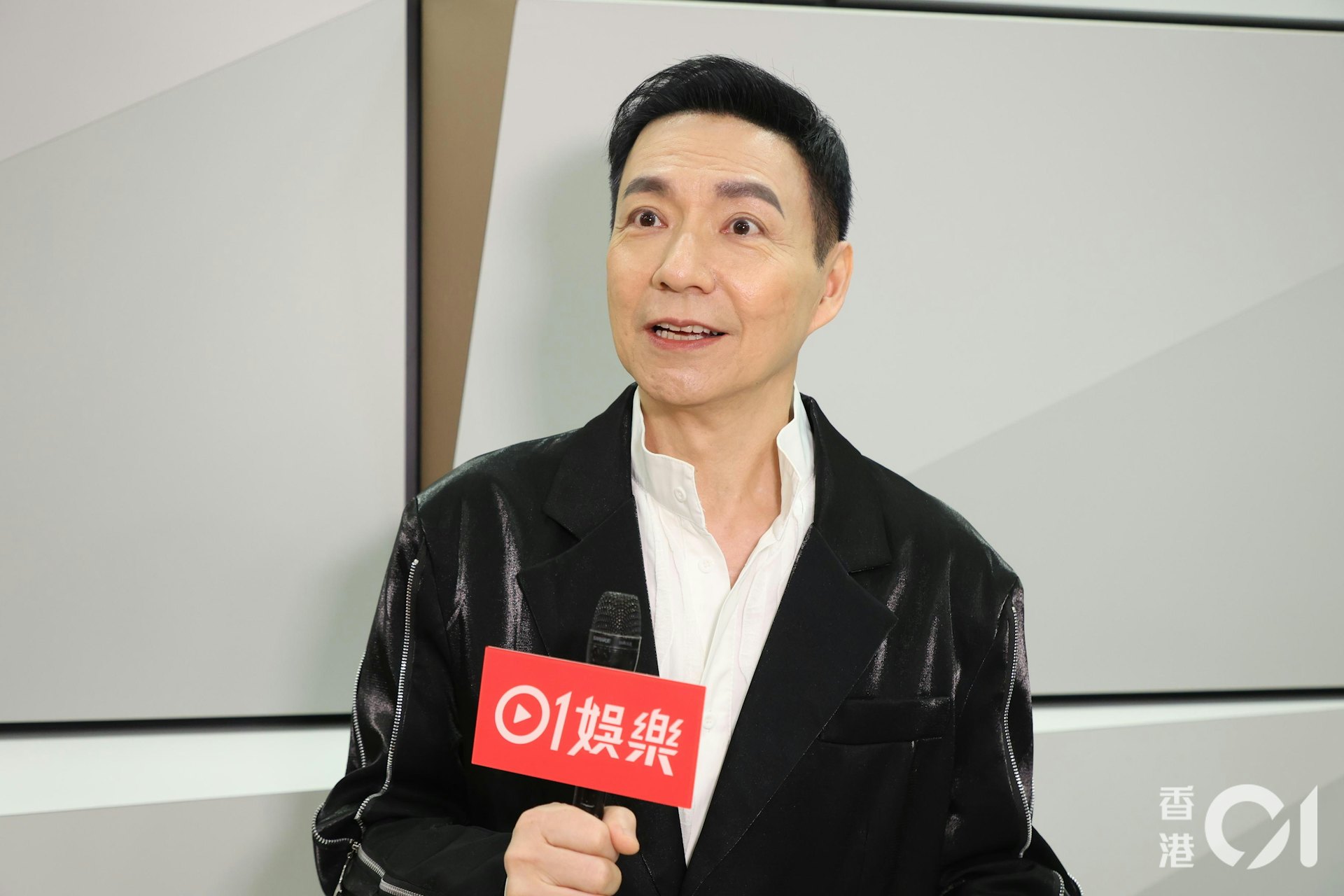 雷宇揚在90年代曾為曾航生創作歌曲《我仍是我》。