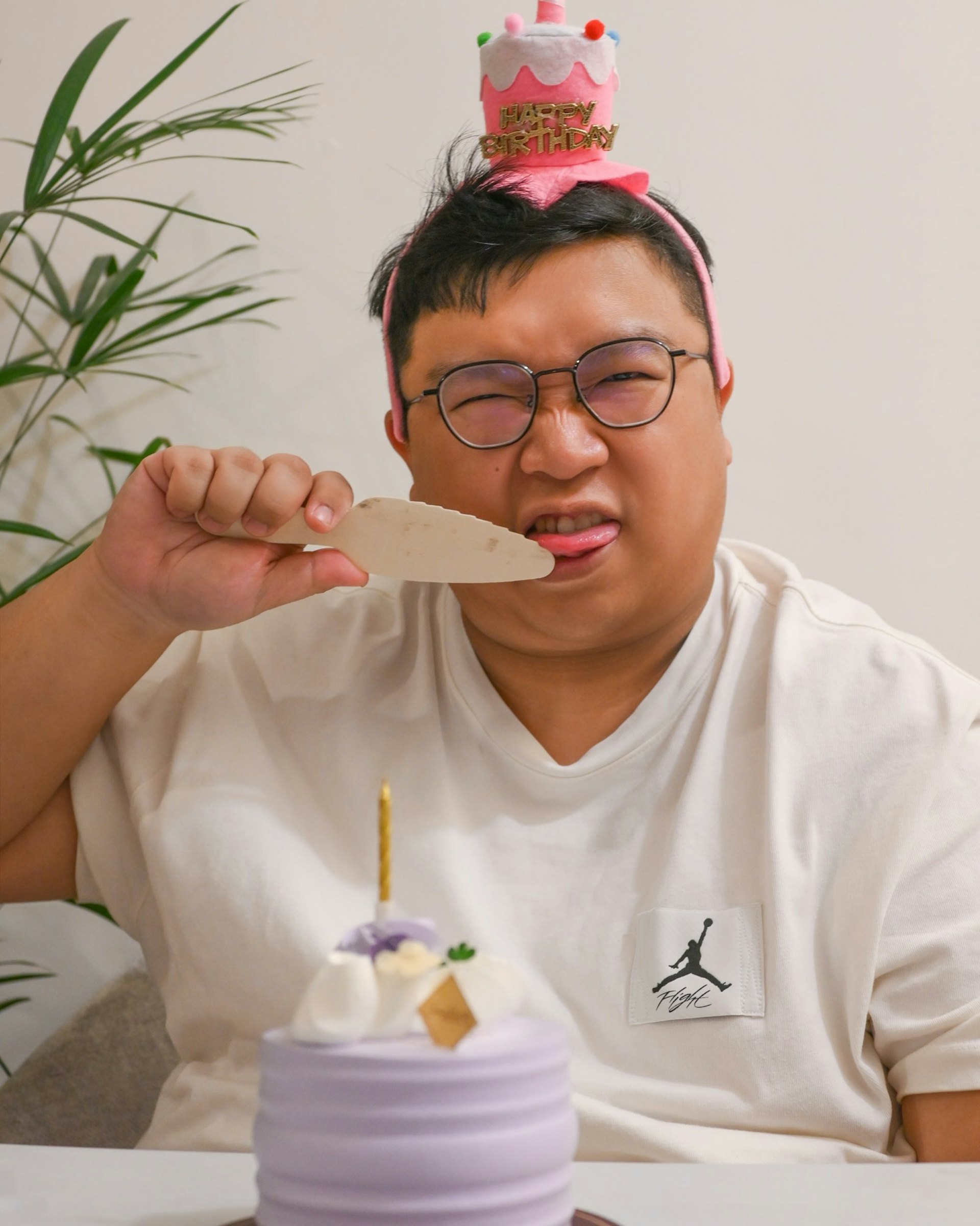 熊仔頭肥豪痛失愛侶阿寶後發文:憑歌寄意唯願記起曾相愛 熊仔頭肥豪痛失愛侶阿寶後發文:憑歌寄意唯願記起曾相愛