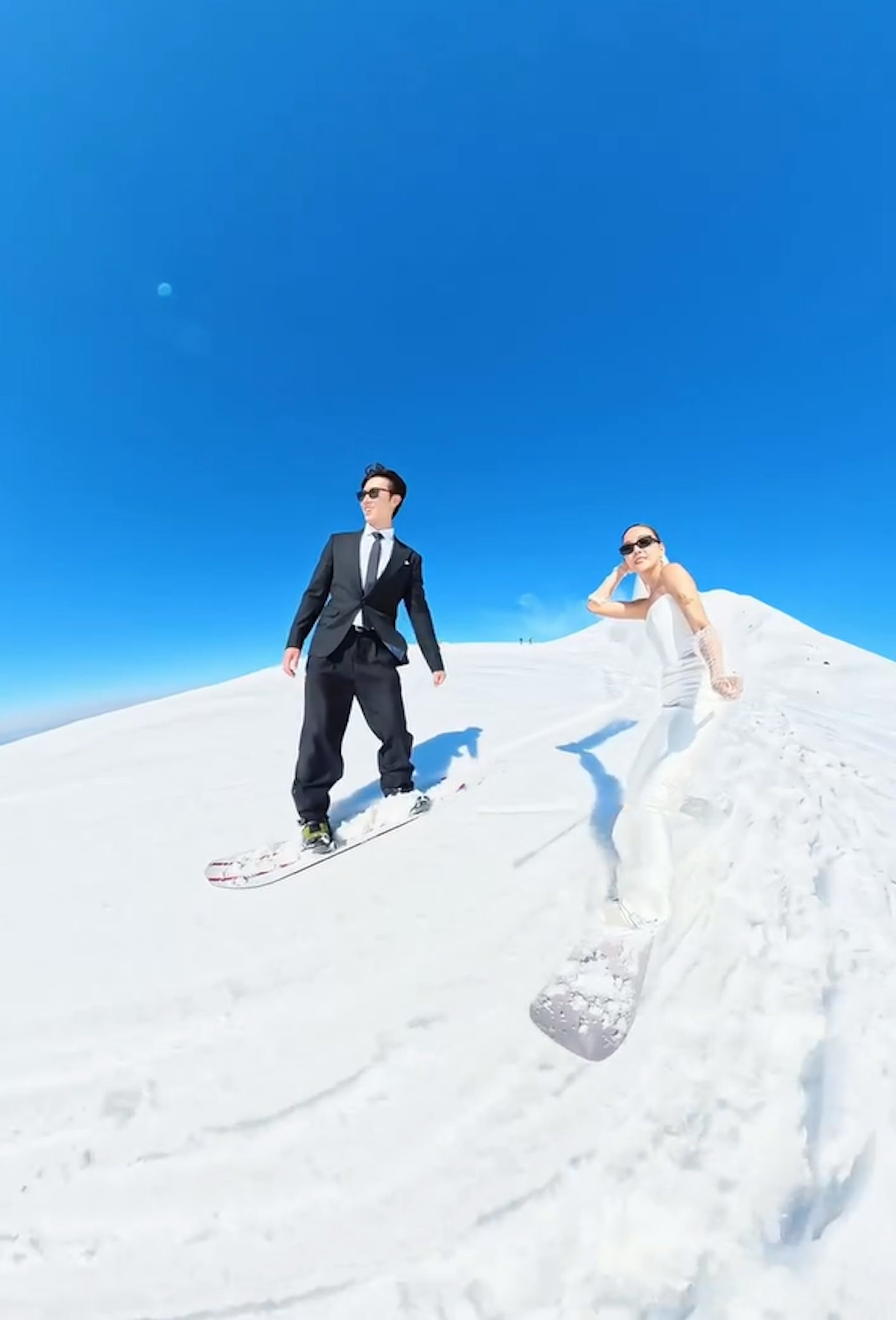 絕美雪山婚照。(IG@alinaln_)