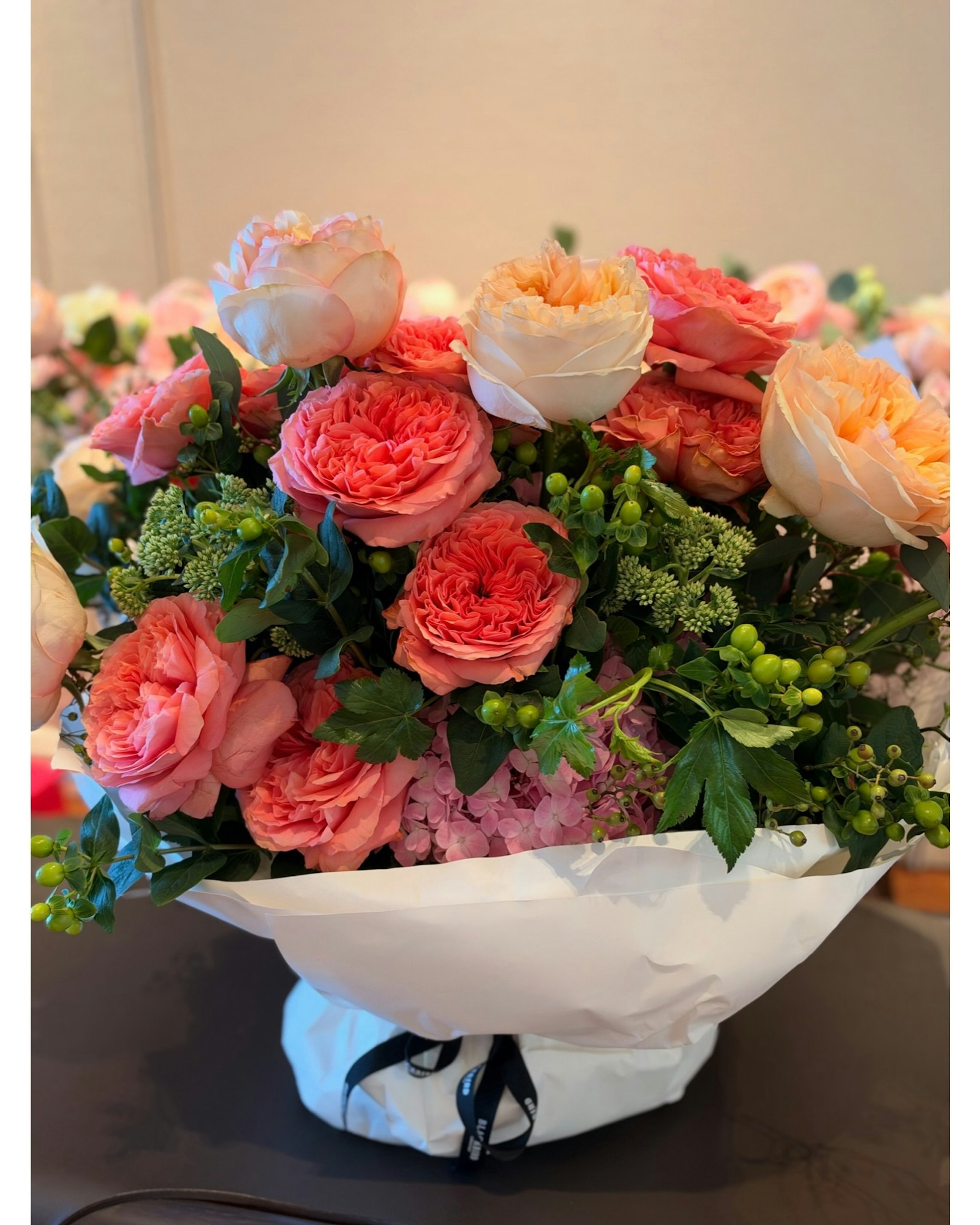 收靚鮮花。(IG/@gigilai_official)