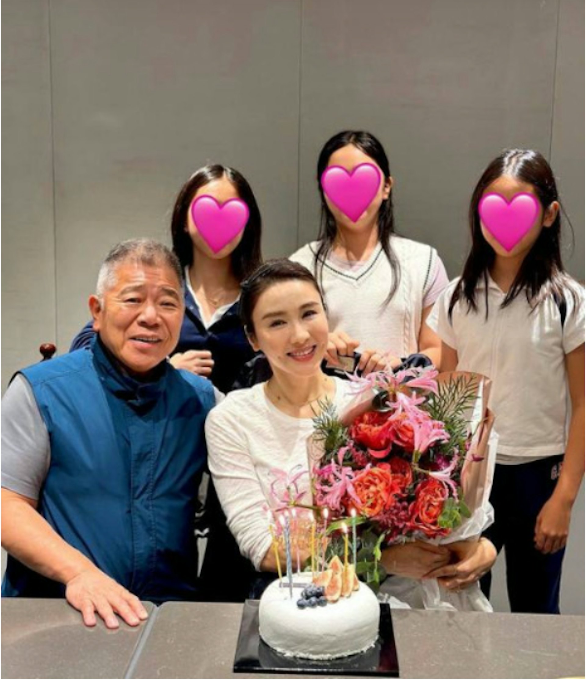 今年生日,黎姿未有分享與老公和三女兒合照。(IG/@gigilai_official)