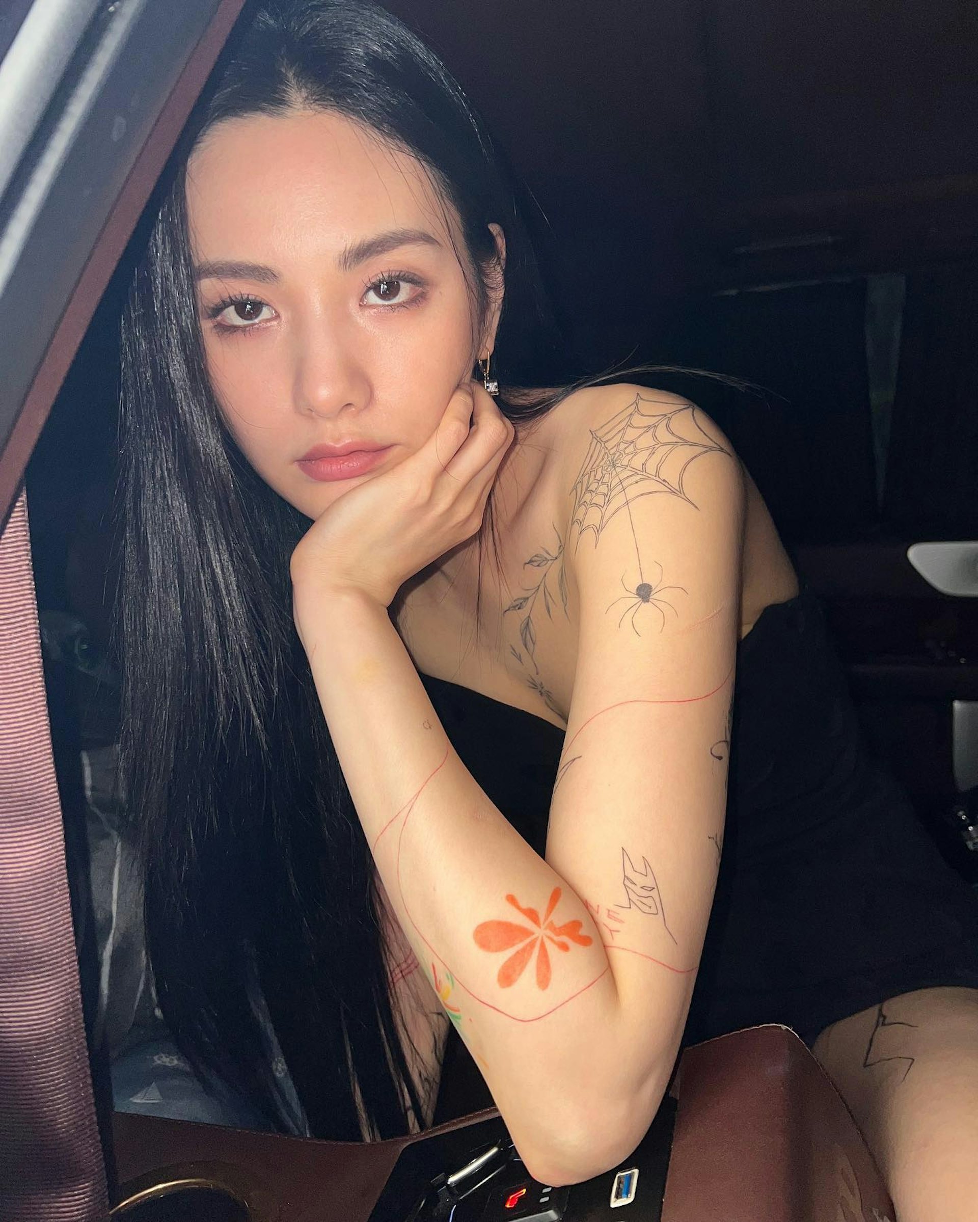 Nana曾經有大面積紋身。(Instagram@jin_a_nana)
