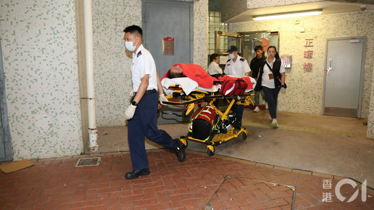 鑽石山女子持刀指嚇港鐵職員索八達通卡、紙鈔 行劫不果回家被捕