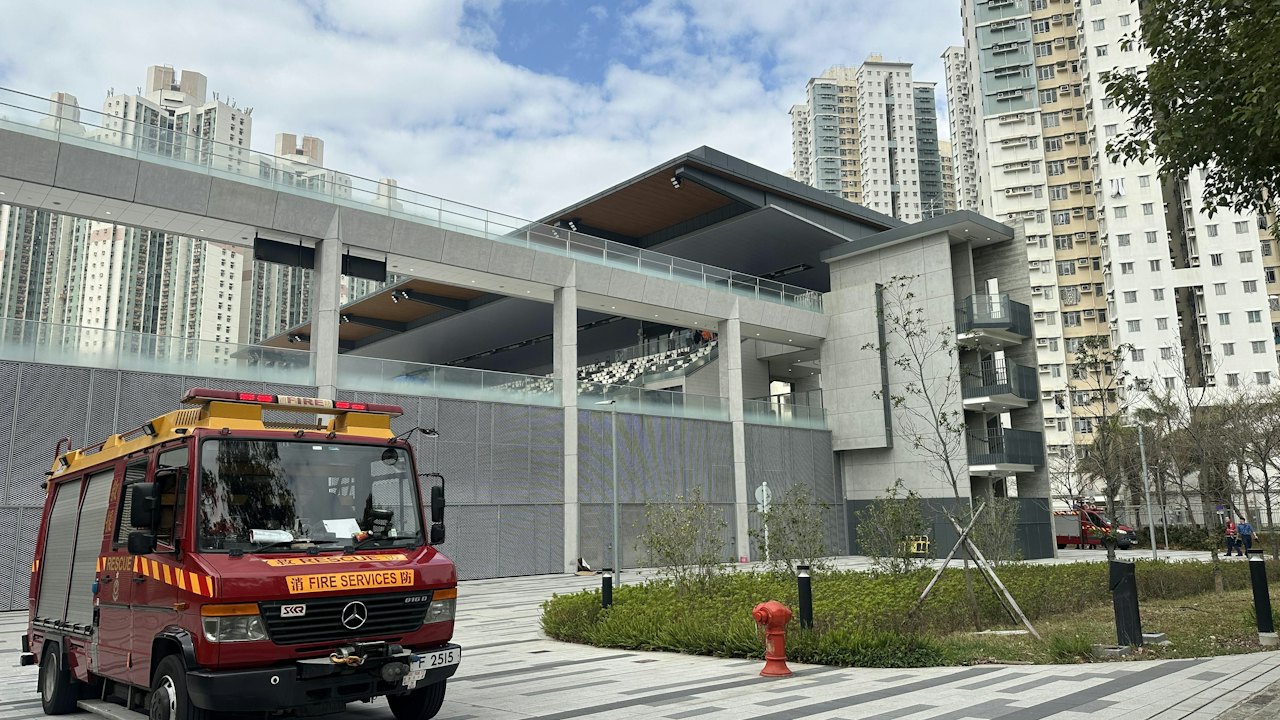 天秀路泳池六旬婦人上泳班暈倒送院亡 康文署:現正詳細調查