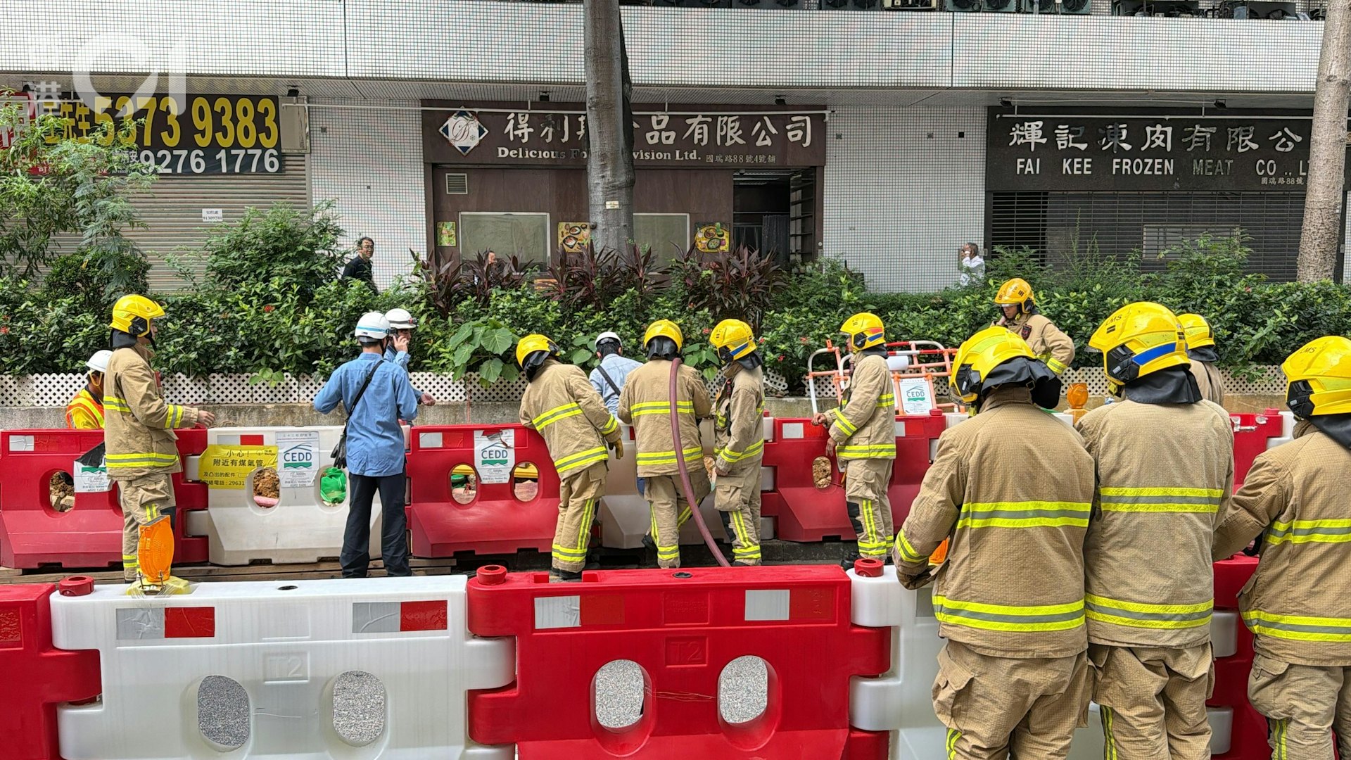荃灣工地連日爆響!土拓署證實黃波燈電線故障已搶修 荃灣工地連日爆響!土拓署證實黃波燈電線故障已搶修