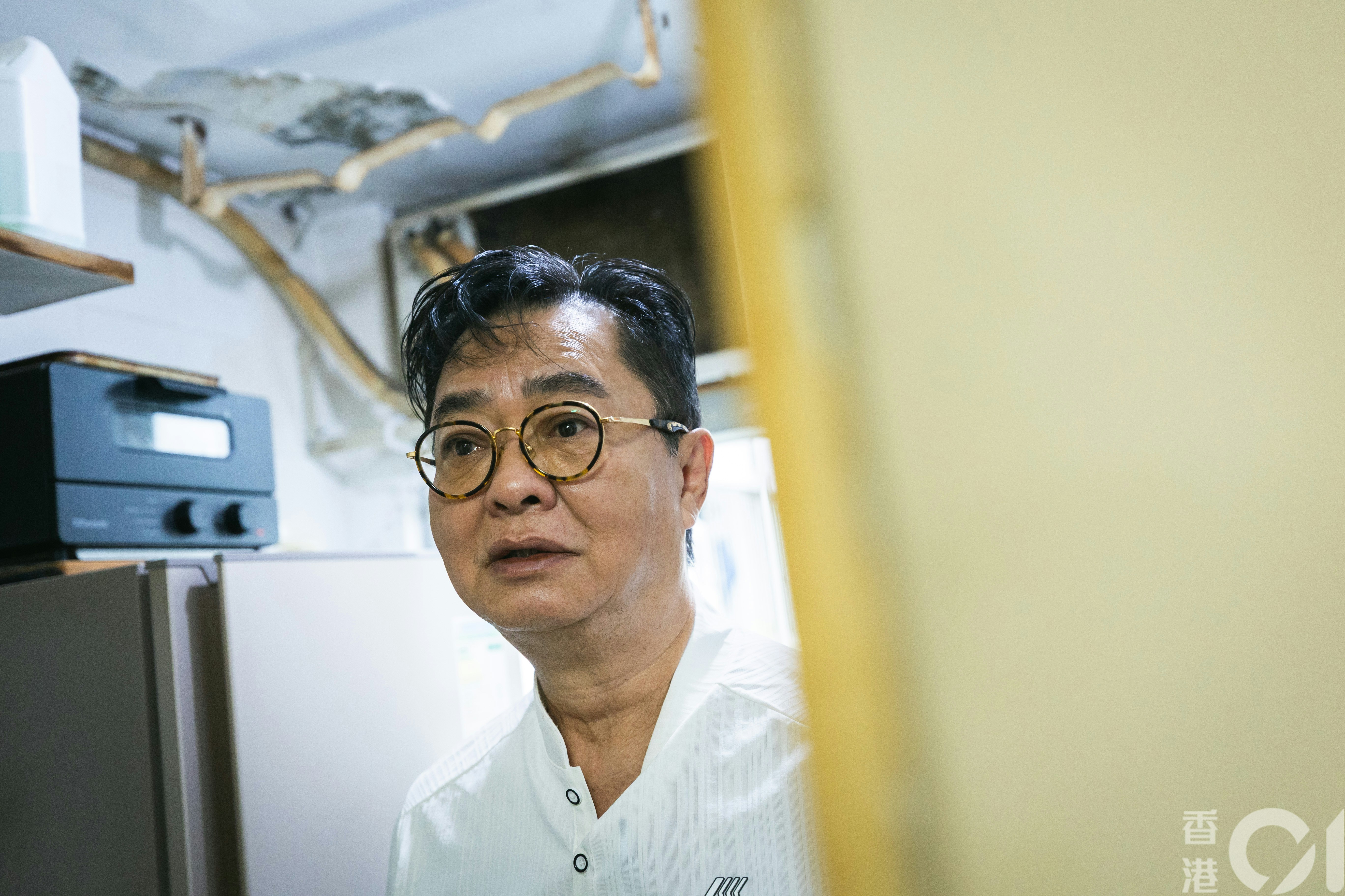 黃強透露,有街坊用異樣眼神打量他,甚至認為是他「害死個仔」,從此不再理睬他。