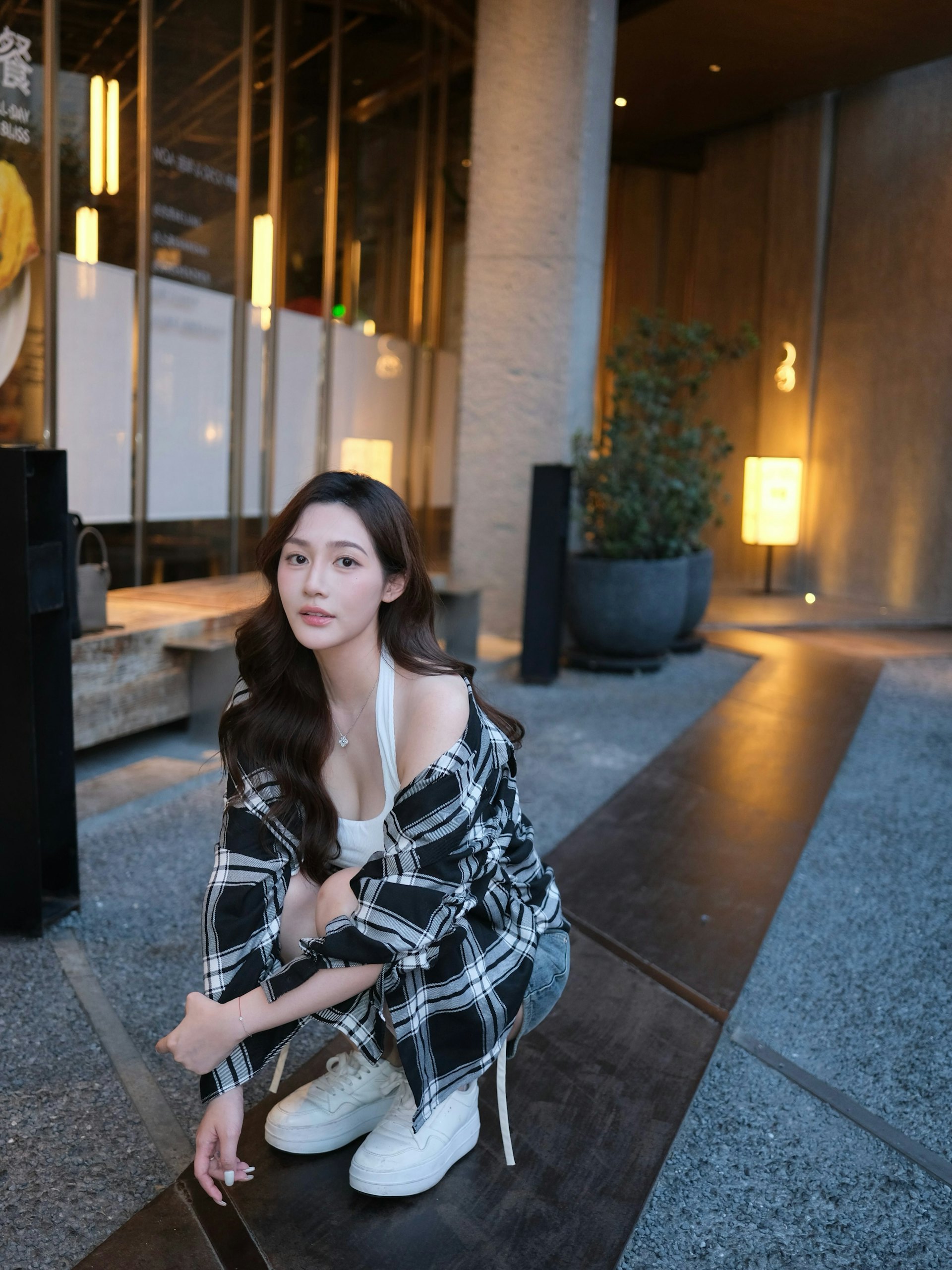 清純中散發野性女人味。(IG@ashinaaa)