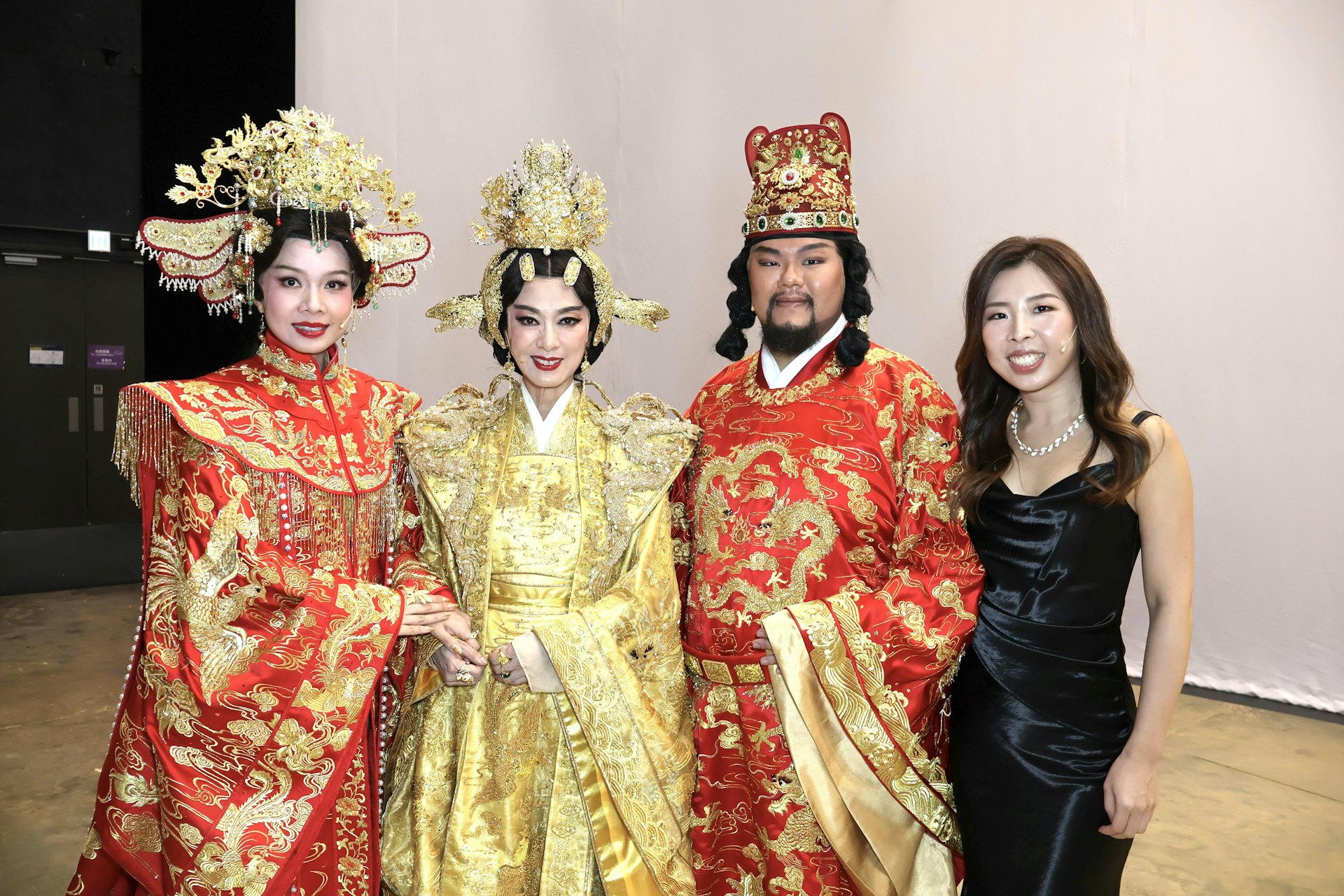 《蔽月无眠》圆满收官引热议 米雪盛赞后辈并期待国际巡演重启 《蔽月无眠》圆满收官引热议 米雪盛赞后辈并期待国际巡演重启