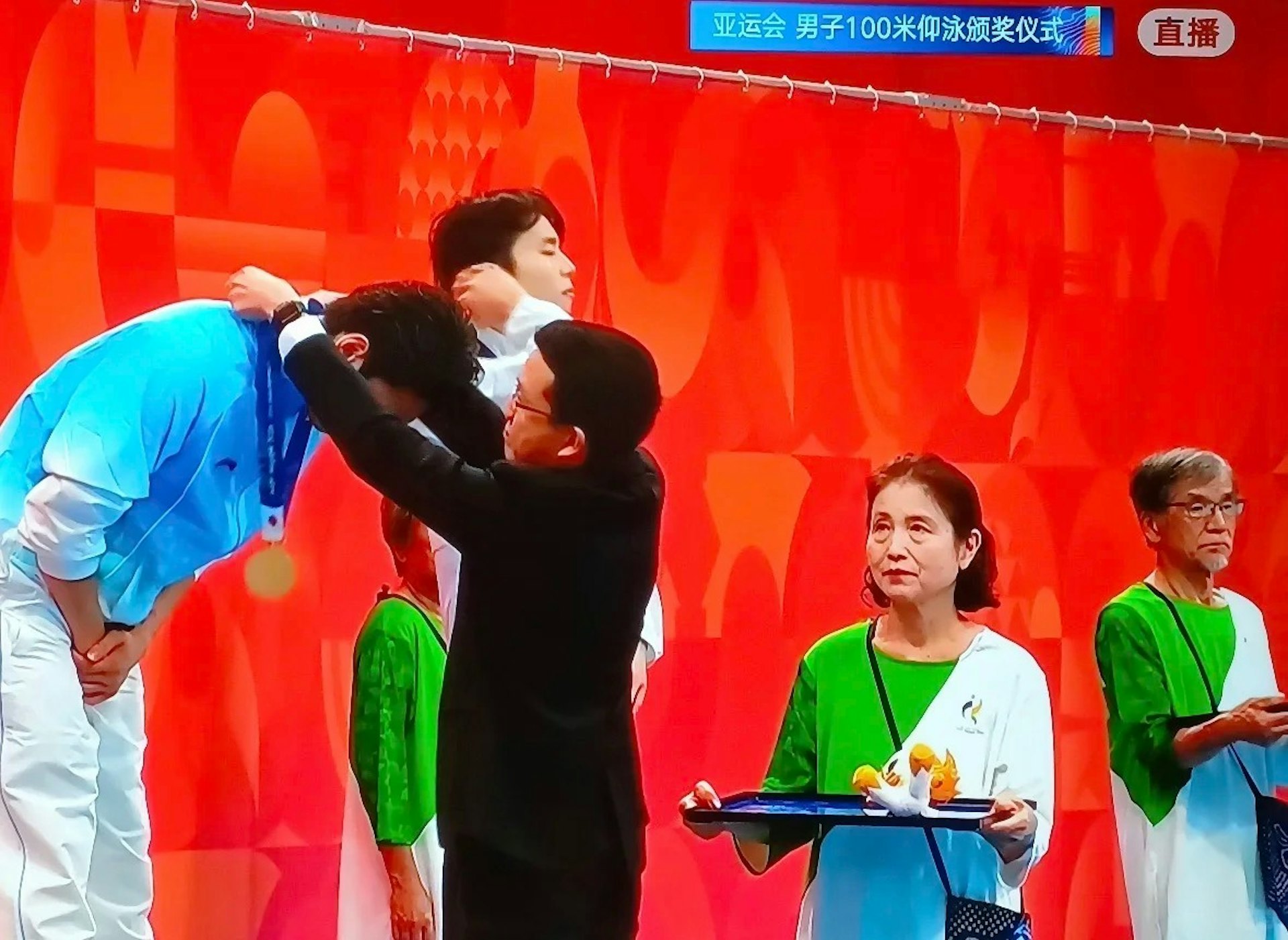 更直言鄉郊早成人手短缺重災區。(賽事直播截圖)