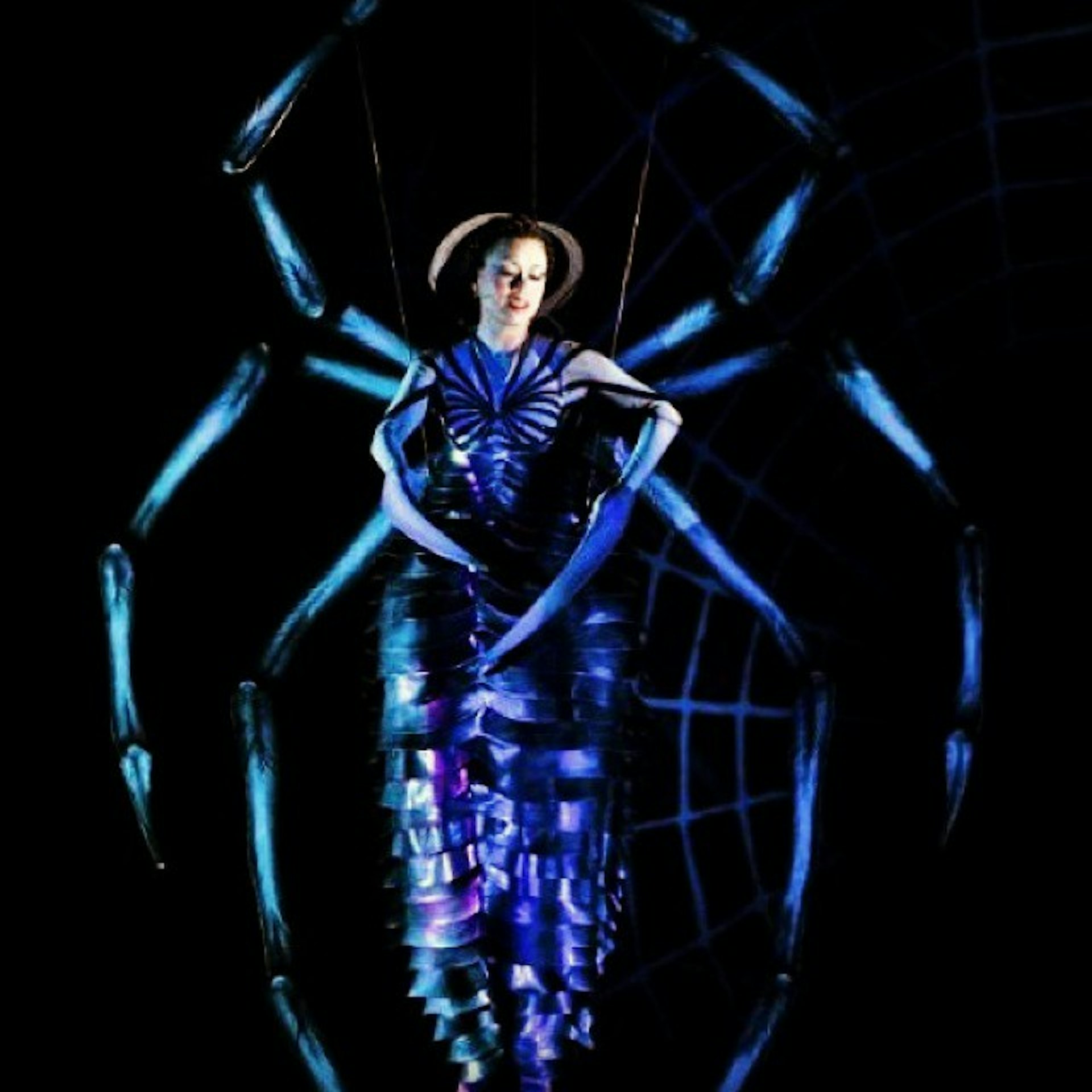 T.V. Carpio參演了百老匯音樂劇《蜘蛛俠:消滅黑暗》(Spider-Man: Turn Off the Dark,台灣譯《蜘蛛人》)。(IG@tvcarpio)