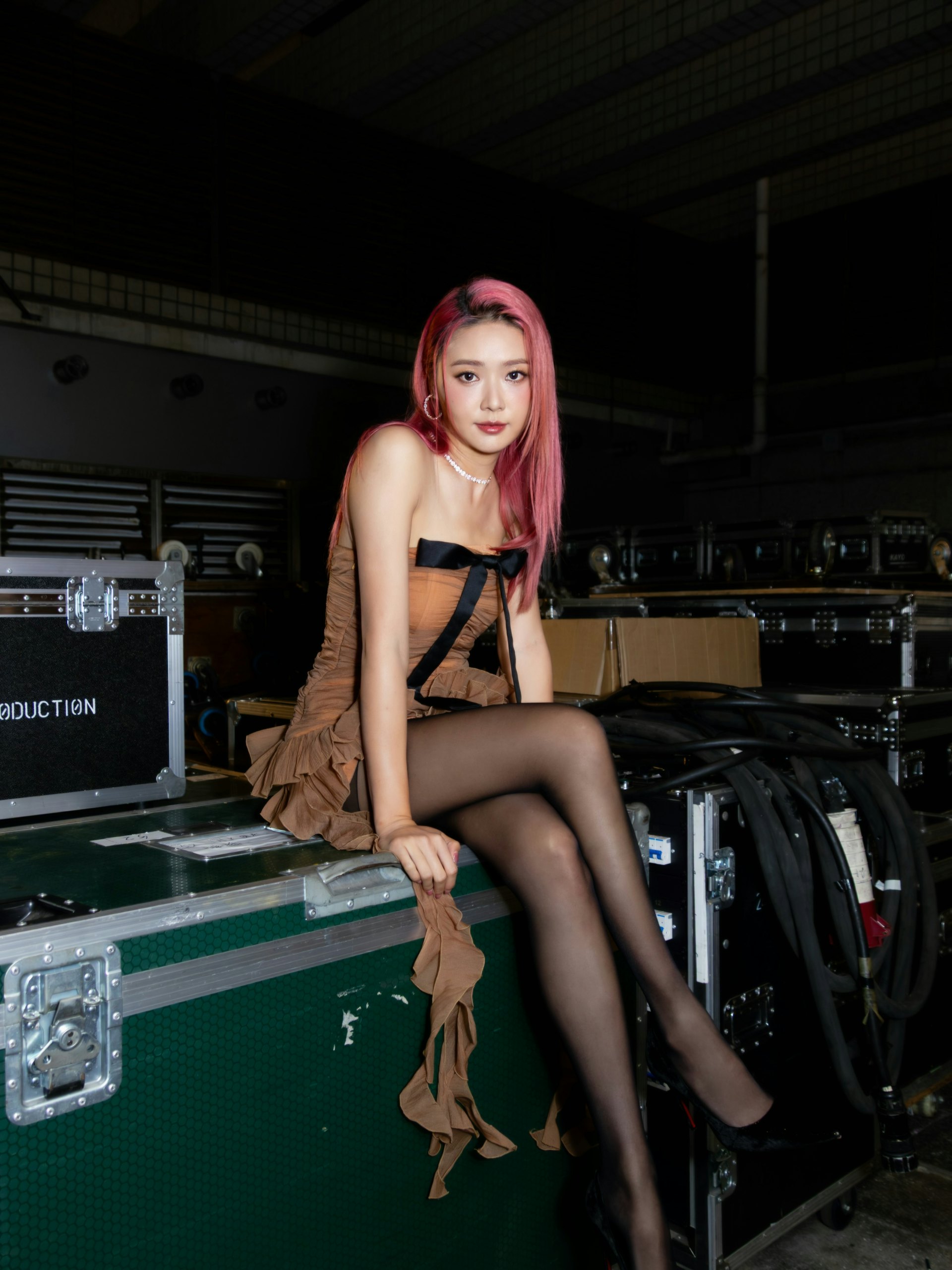 戴祖儀後台秀性感黑絲長腿!歌手Joey與「胡小美」雙重身份亮相 戴祖儀後台秀性感黑絲長腿!歌手Joey與「胡小美」雙重身份亮相