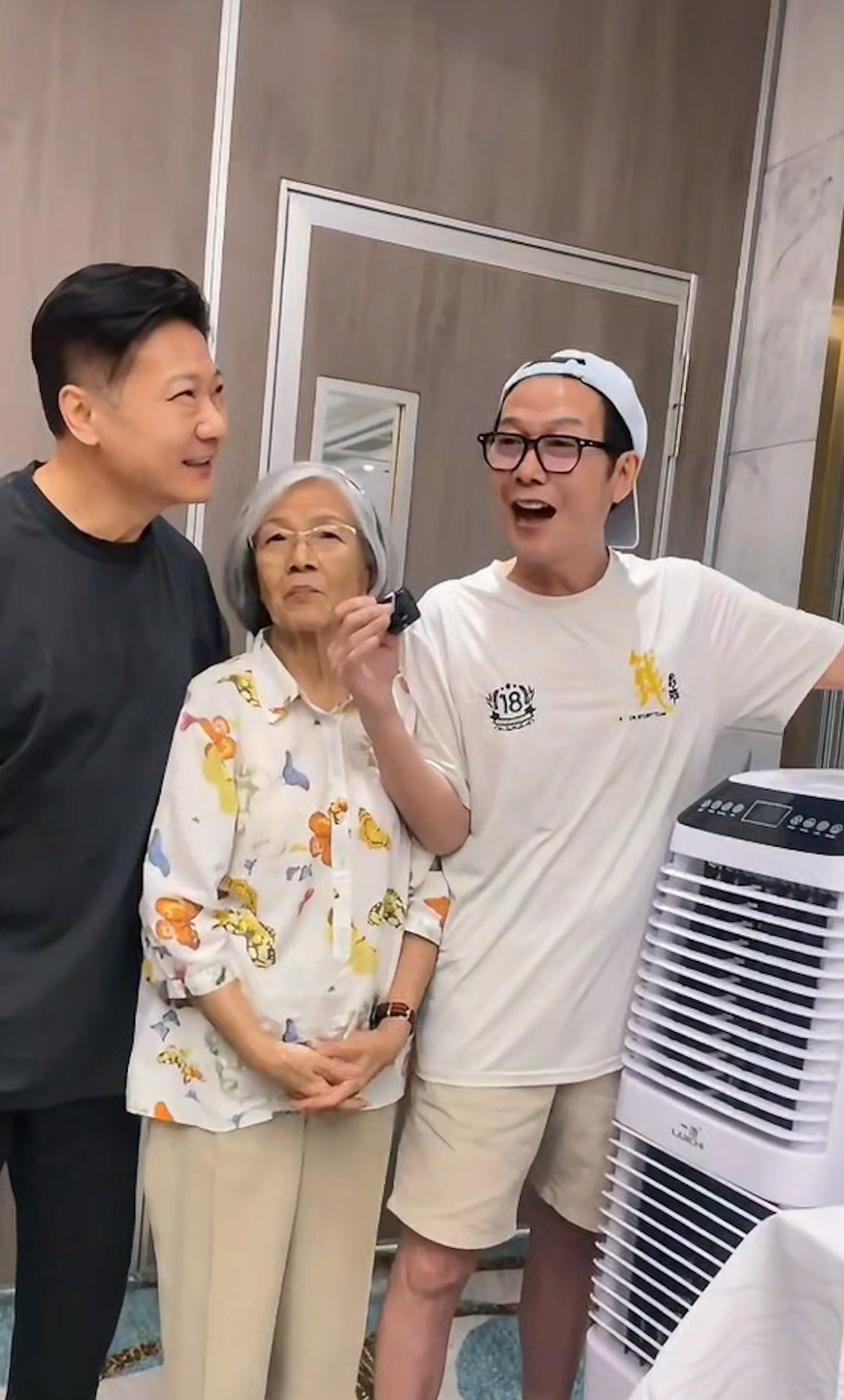 錢小豪錢嘉樂媽媽罕見現身。