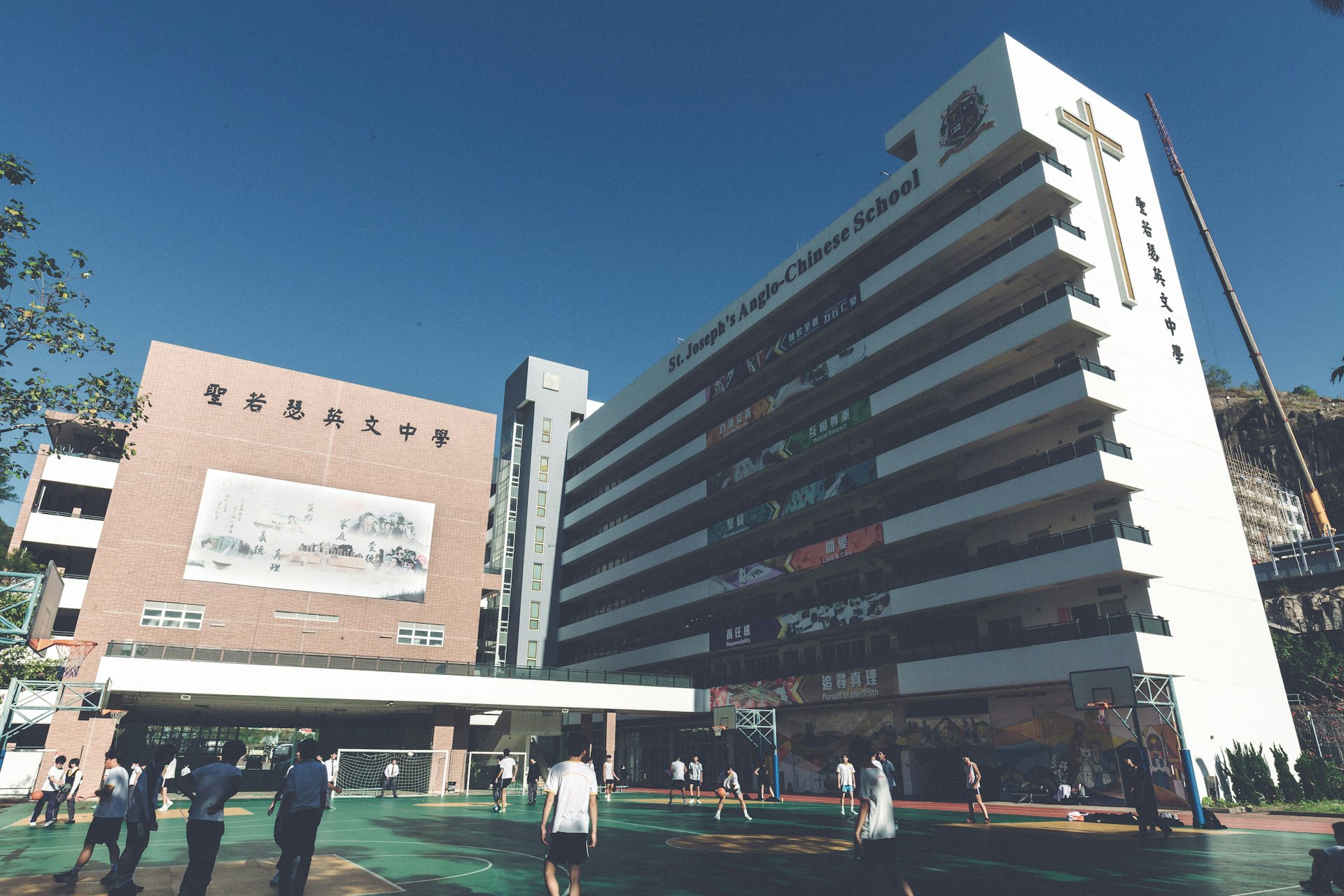 觀塘中學嚴管5分鐘小息:限3人如厕與班長兩難困境 觀塘中學嚴管5分鐘小息:限3人如厕與班長兩難困境