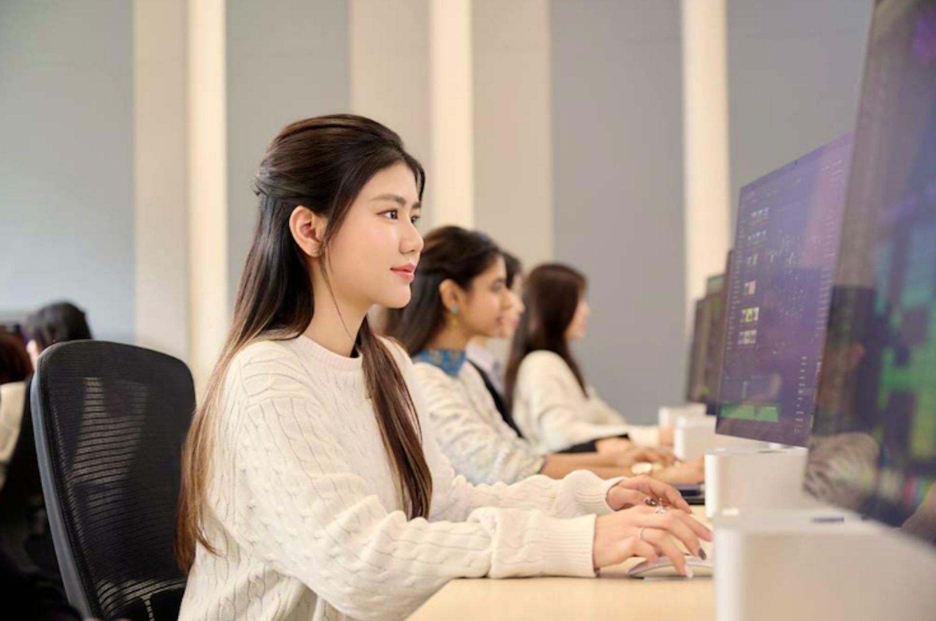 恒生大学研发AI反网络欺凌系统:精准识别粤语英语混杂语境下的隐性攻击 恒生大学研发AI反网络欺凌系统:精准识别粤语英语混杂语境下的隐性攻击