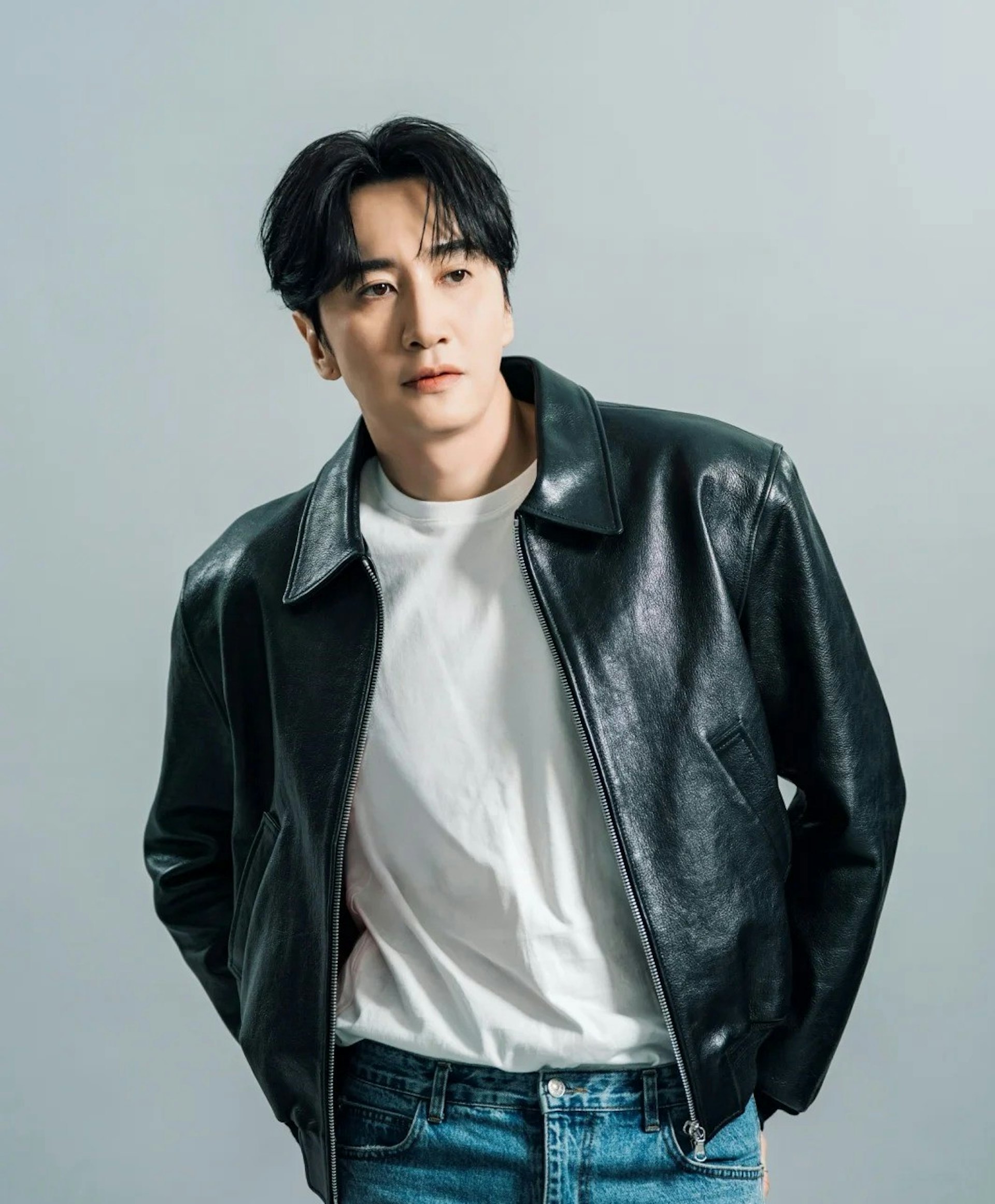 10月3日,李光洙與好友金宇彬一同前往京畿道KINTEX捧場都敬秀的演唱會。