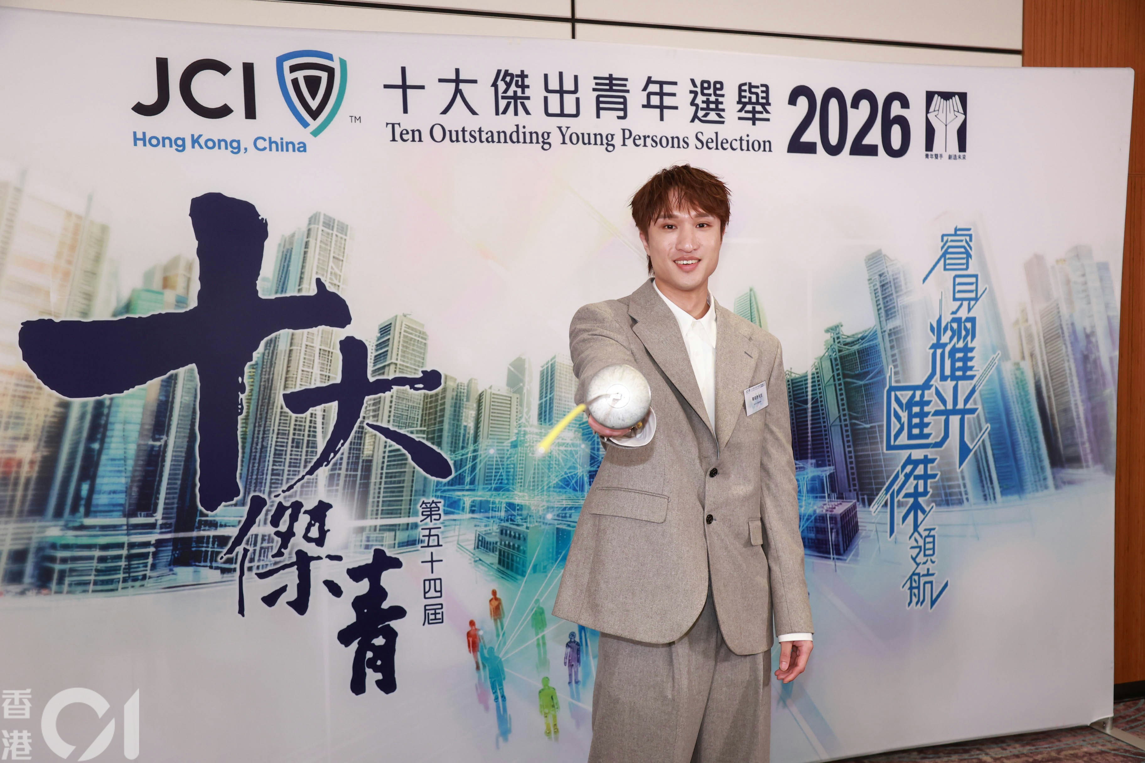蔡俊彥:「團體賽就明顯見到自己發揮唔穩定,嗰陣覺得好唔開心,覺得累到隊友同教練。好彩教練同隊友都好用心同我檢討同分析,話我係因為傷患影響,要畀個落台階自己,唔好對自己咁苛刻,所以好快就重新擁抱正能量,準備下一個比賽!」