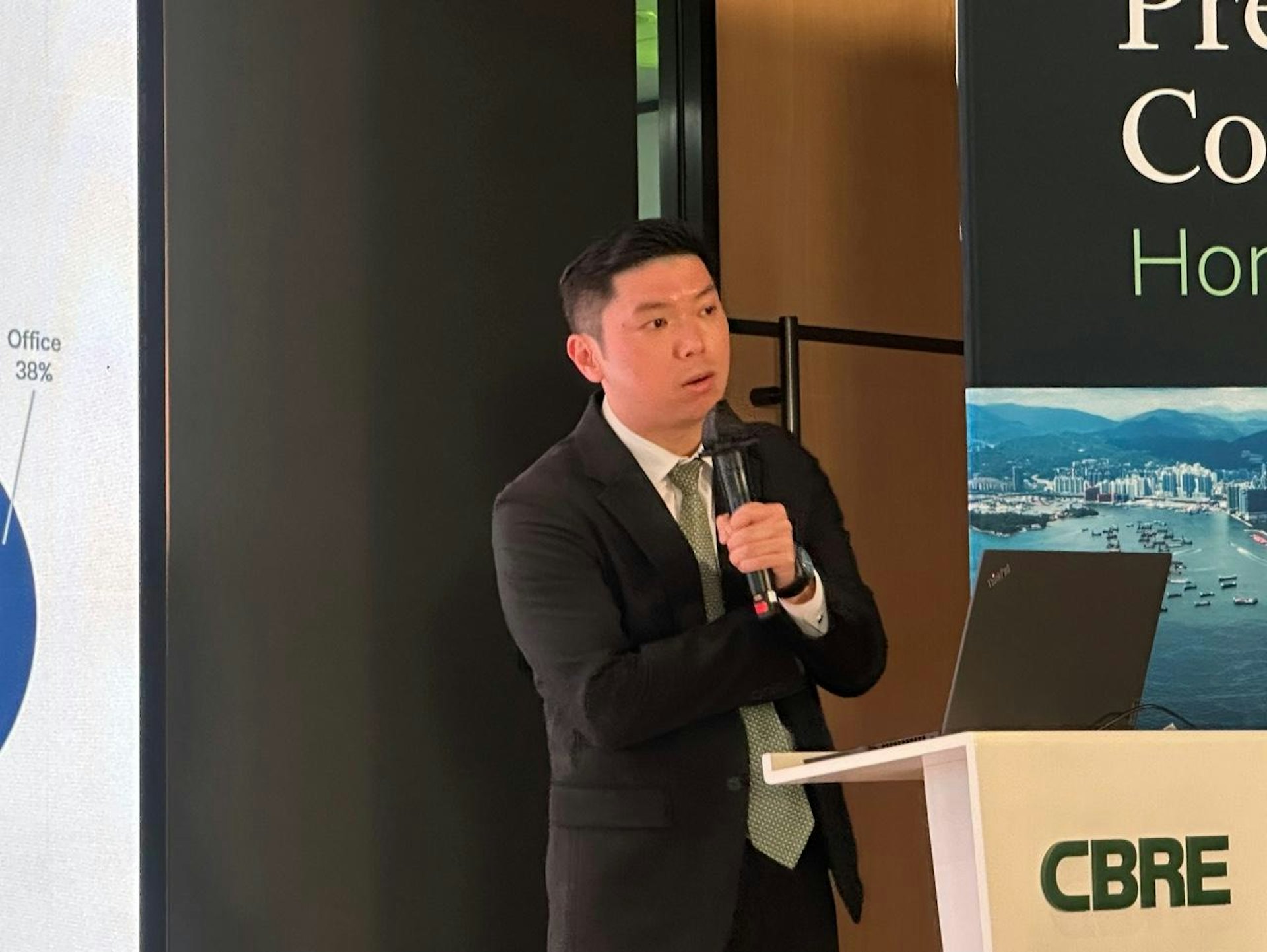 世邦魏理仕香港資本市場部資深董事鮑珏鍵。