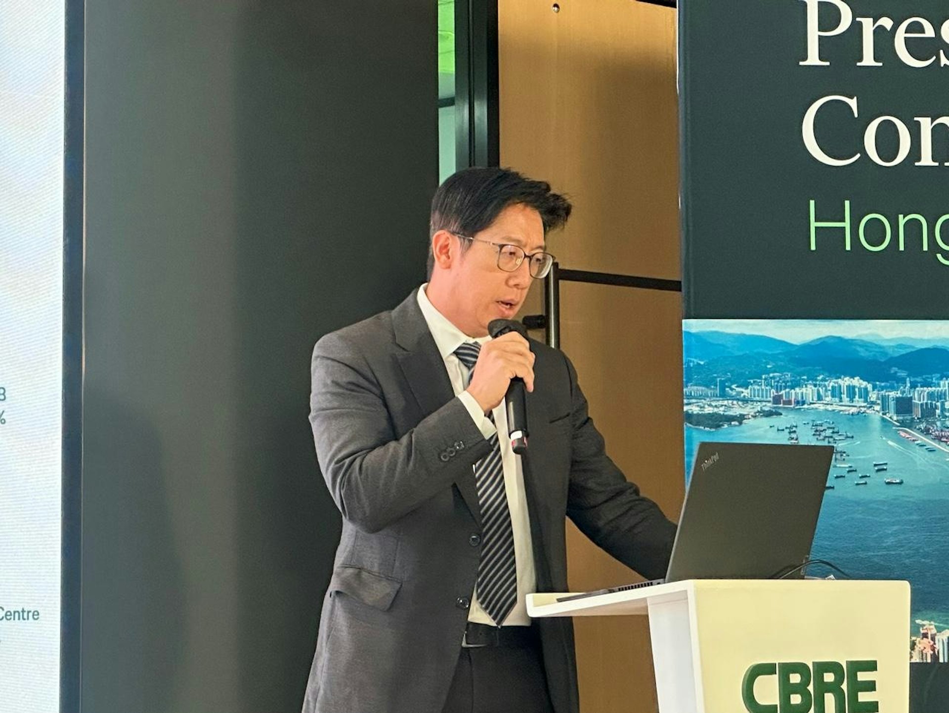 世邦魏理仕香港商舖租賃部執行董事兼主管溫運強。