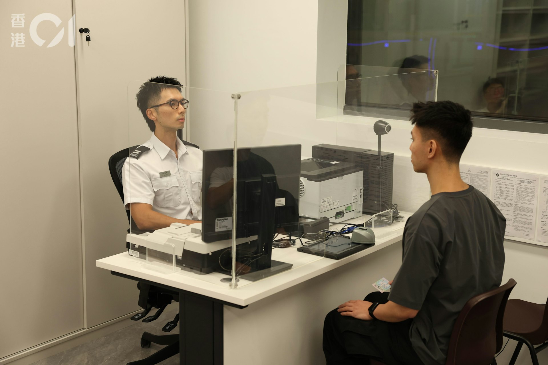 合資格香港居民亦可前往設置於皇崗口岸的自助服務站即場辦理登記。