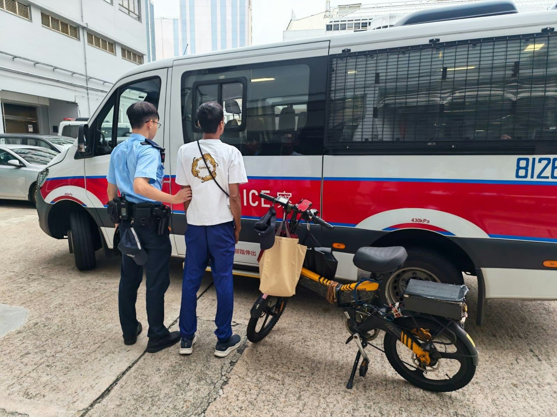 警方拘捕涉案人士。