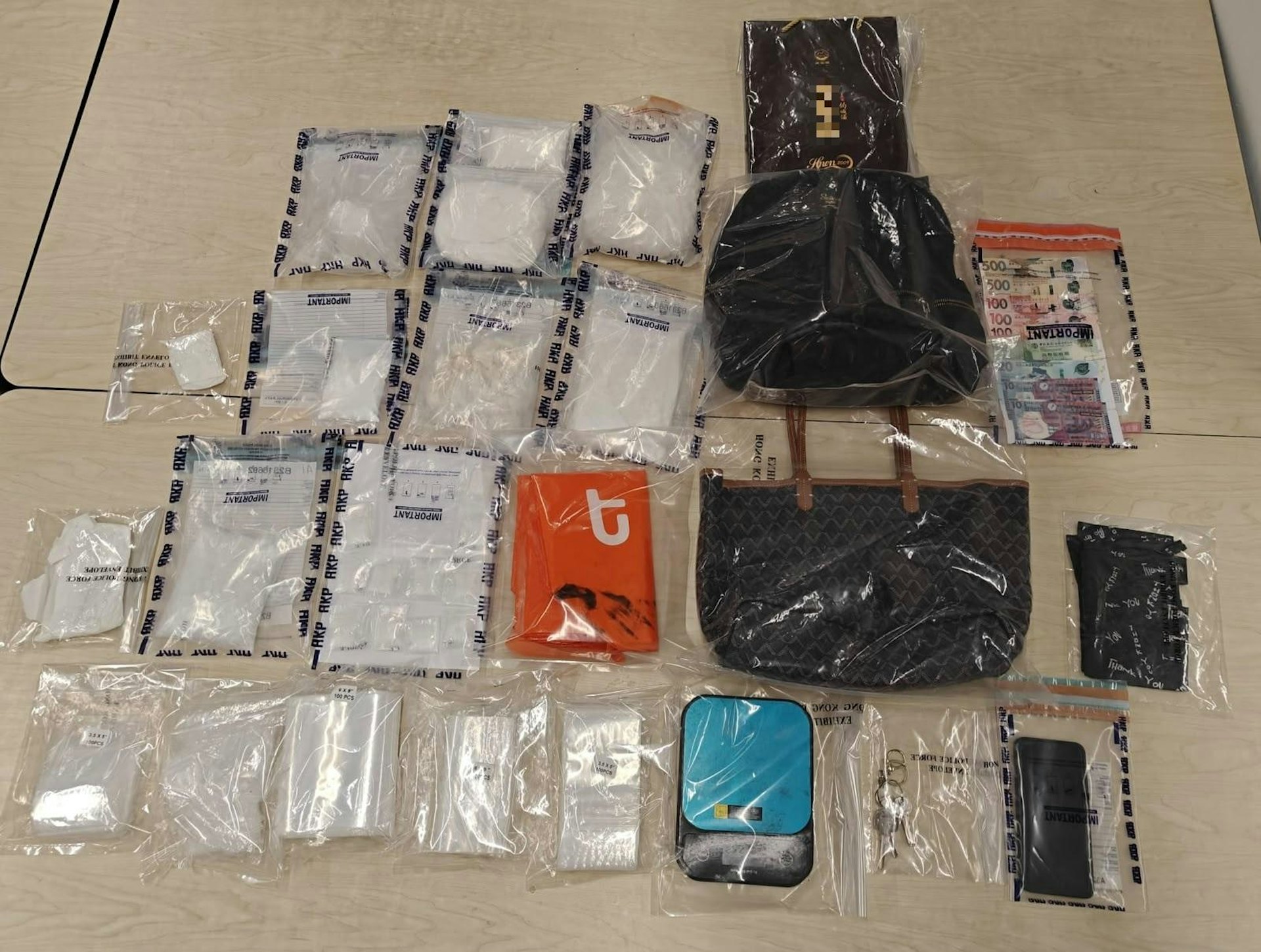 长沙湾劏房查获142万毒品,38岁菲籍女子涉嫌贩毒被捕 长沙湾劏房查获142万毒品,38岁菲籍女子涉嫌贩毒被捕