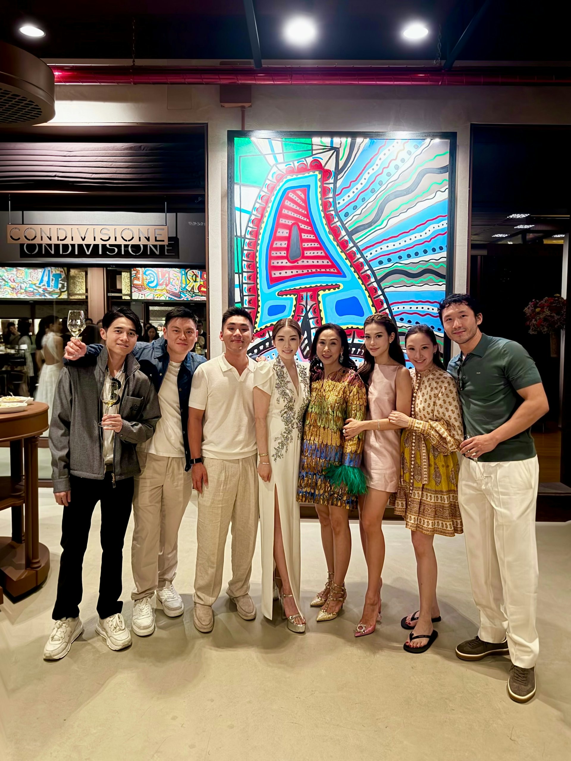 何猷亨缺席胞弟婚宴现身意大利,为富二代严子谕当伴郎 何猷亨缺席胞弟婚宴现身意大利,为富二代严子谕当伴郎