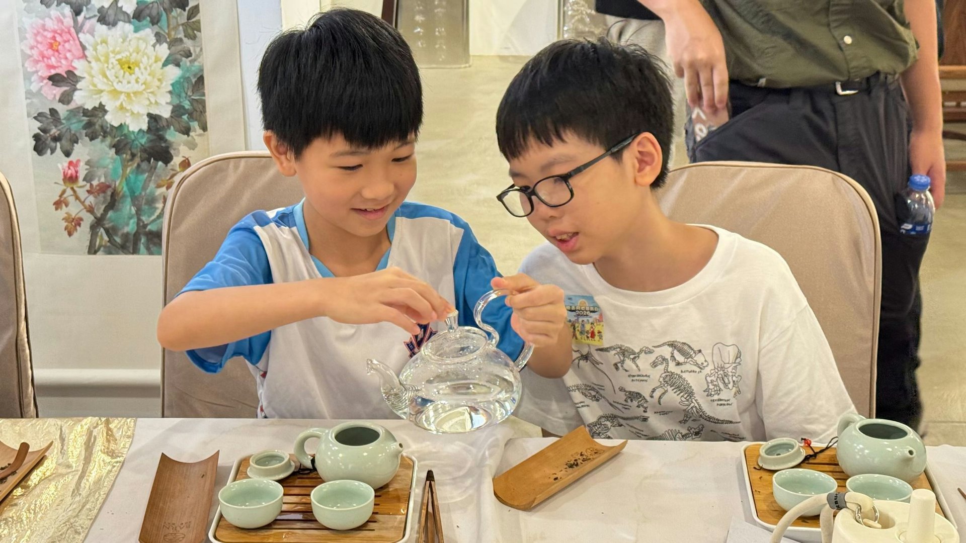 除深入茶倉導賞外,活動更特別融入注重動手操作與感官敏銳度的「點茶」及「品茶」工作坊。