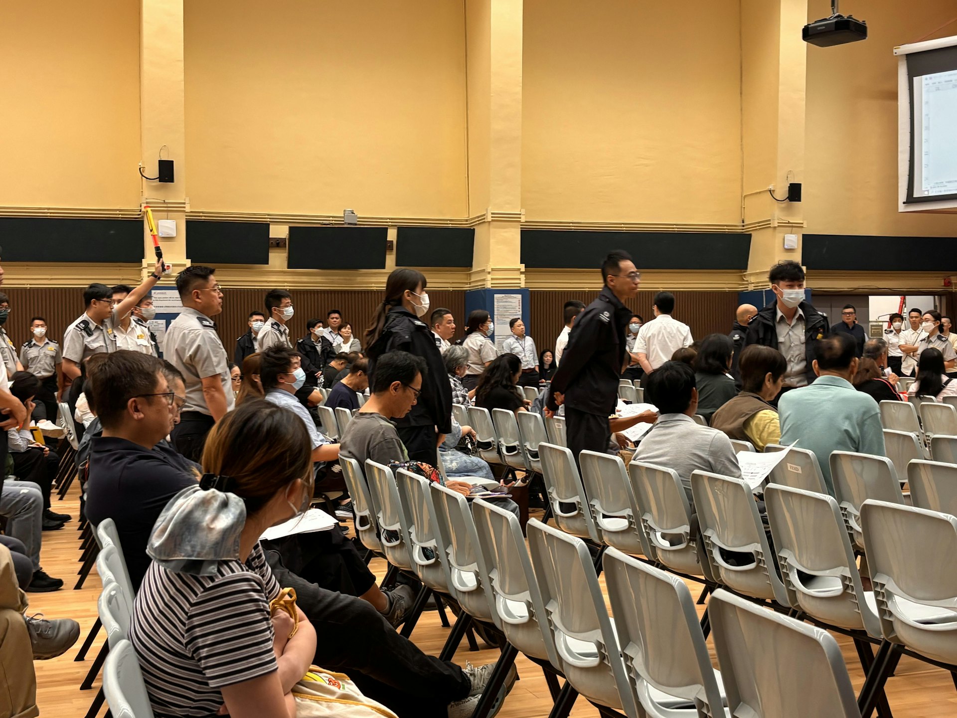 2027維多利亞公園農曆年宵市場的400個攤位,10月7日起一連3日分批在荔枝角政府合署公開競投。