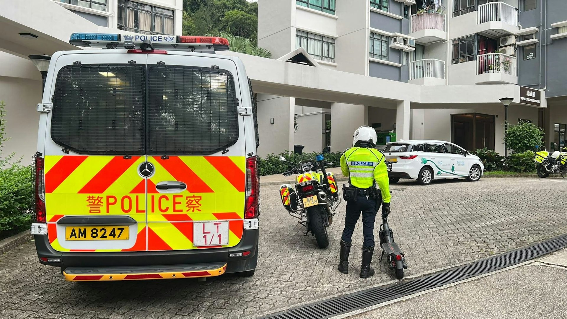 警方上周末於大嶼山展開執法行動,打擊非法使用電動可移動工具及相關違法行為。