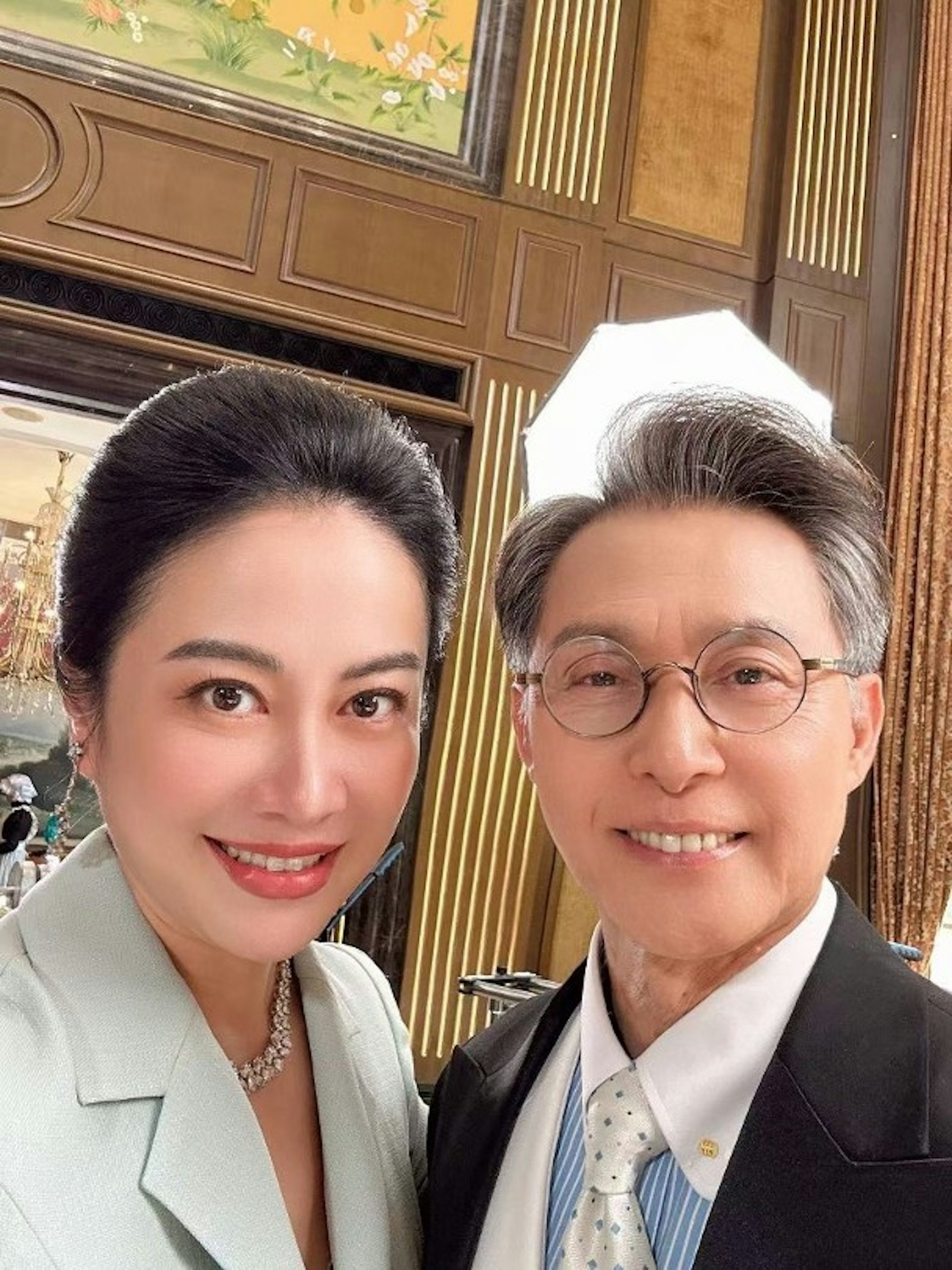 邀張國強加盟。