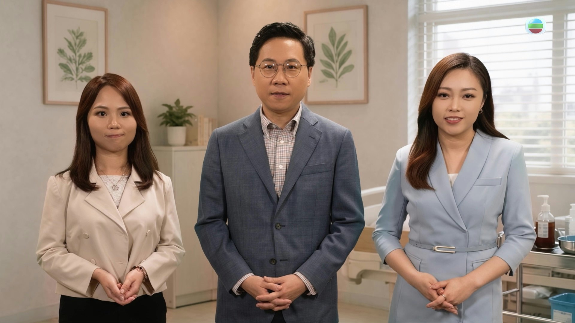 三位主持(左起):李嘉嘉、方東昇、黃曉瑩。