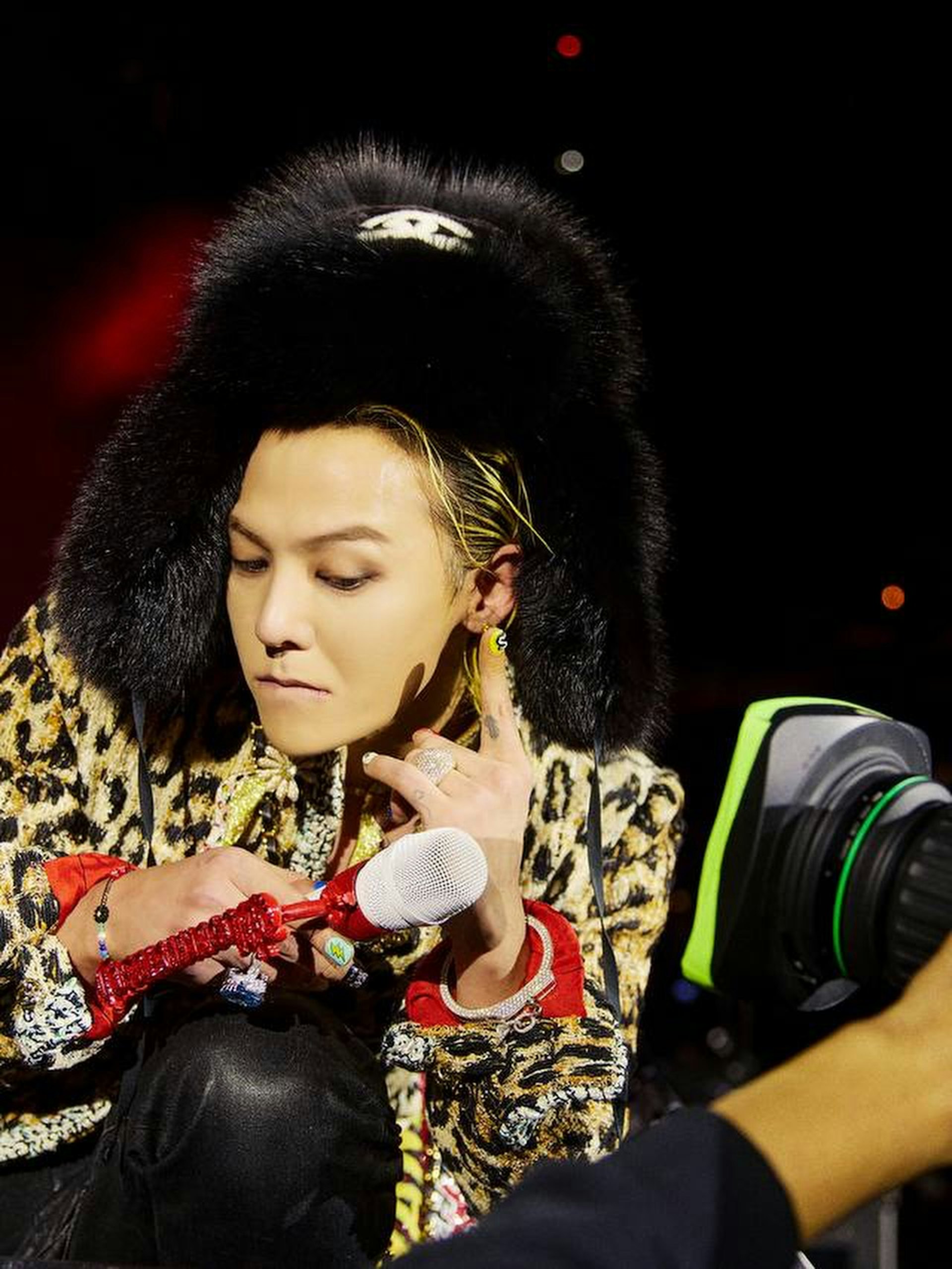 2024年初,GD出席韓國活動時,被拍到臉部圓潤、雙下巴明顯。(IG@xxxibgdrgn)