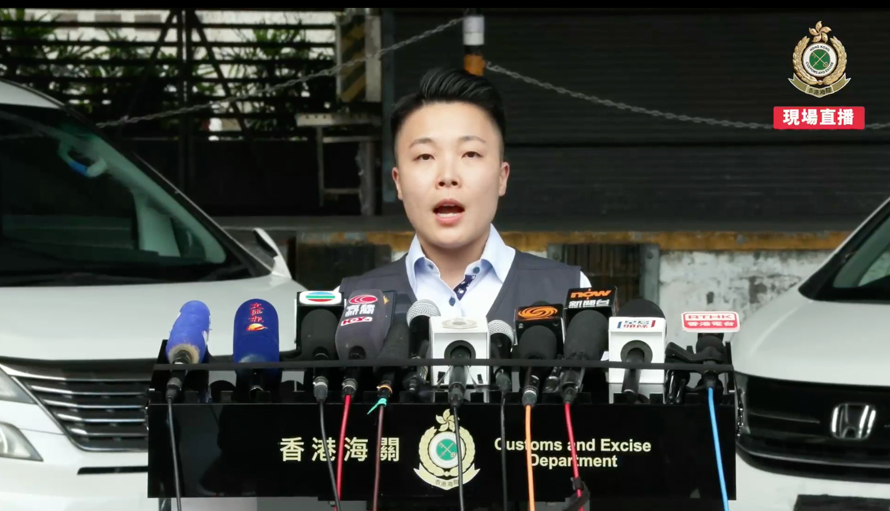 海关联合消防破获7宗非法燃油案 拘9人检获170万货物及8车 海关联合消防破获7宗非法燃油案 拘9人检获170万货物及8车