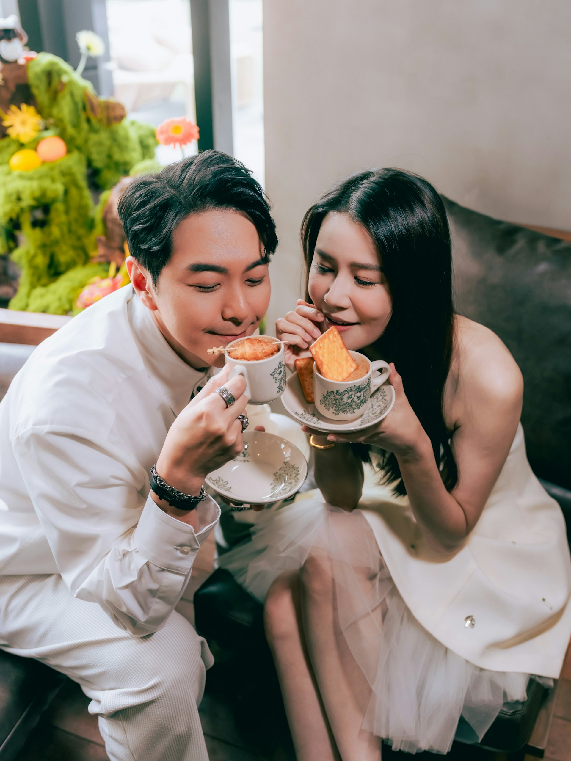 雖然分隔兩地,但依然難掩恩愛。(IG@wongtsuiyu)