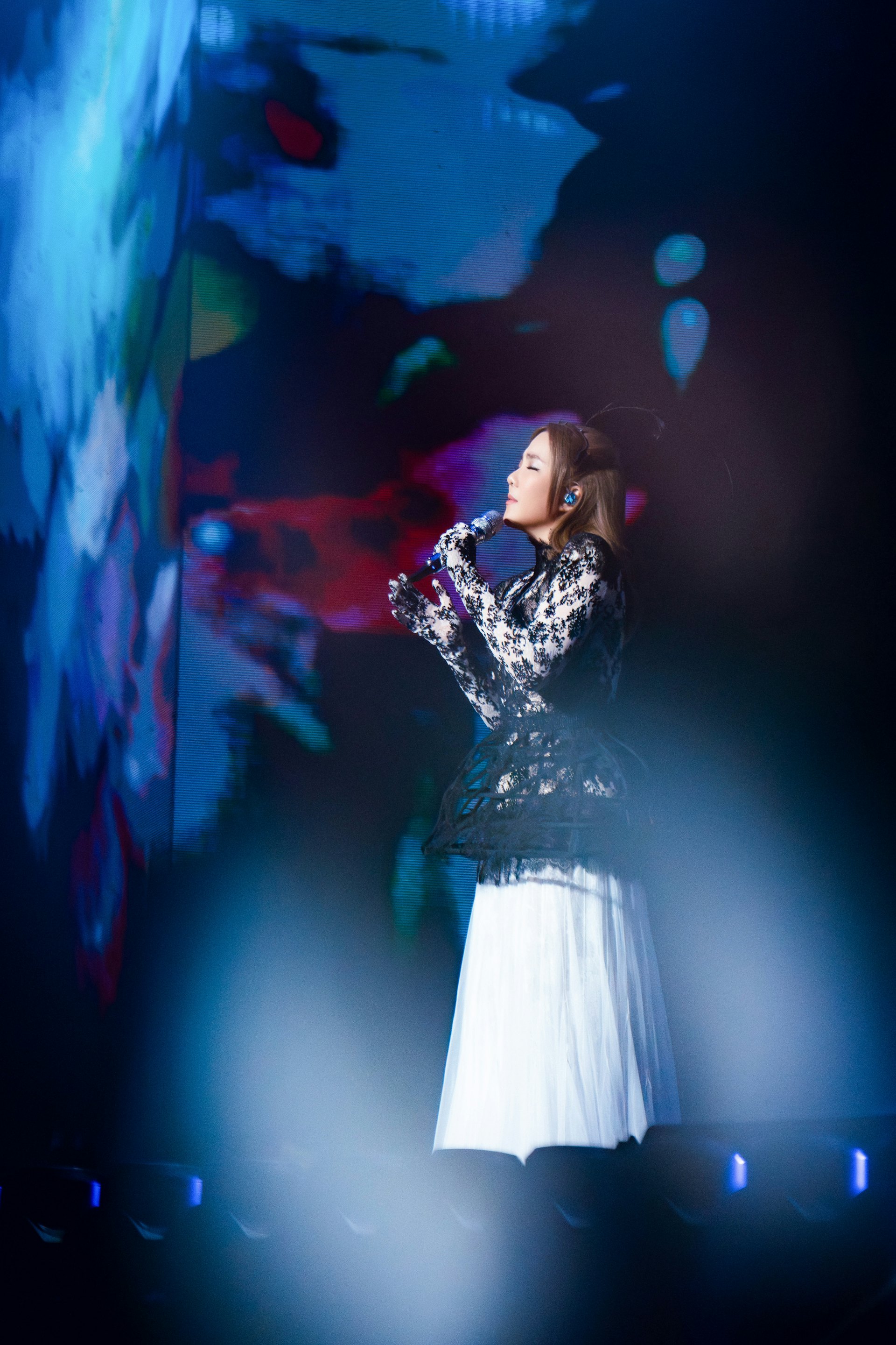 演唱會以「OUT OF FRAME」(跳出框架)為概念。